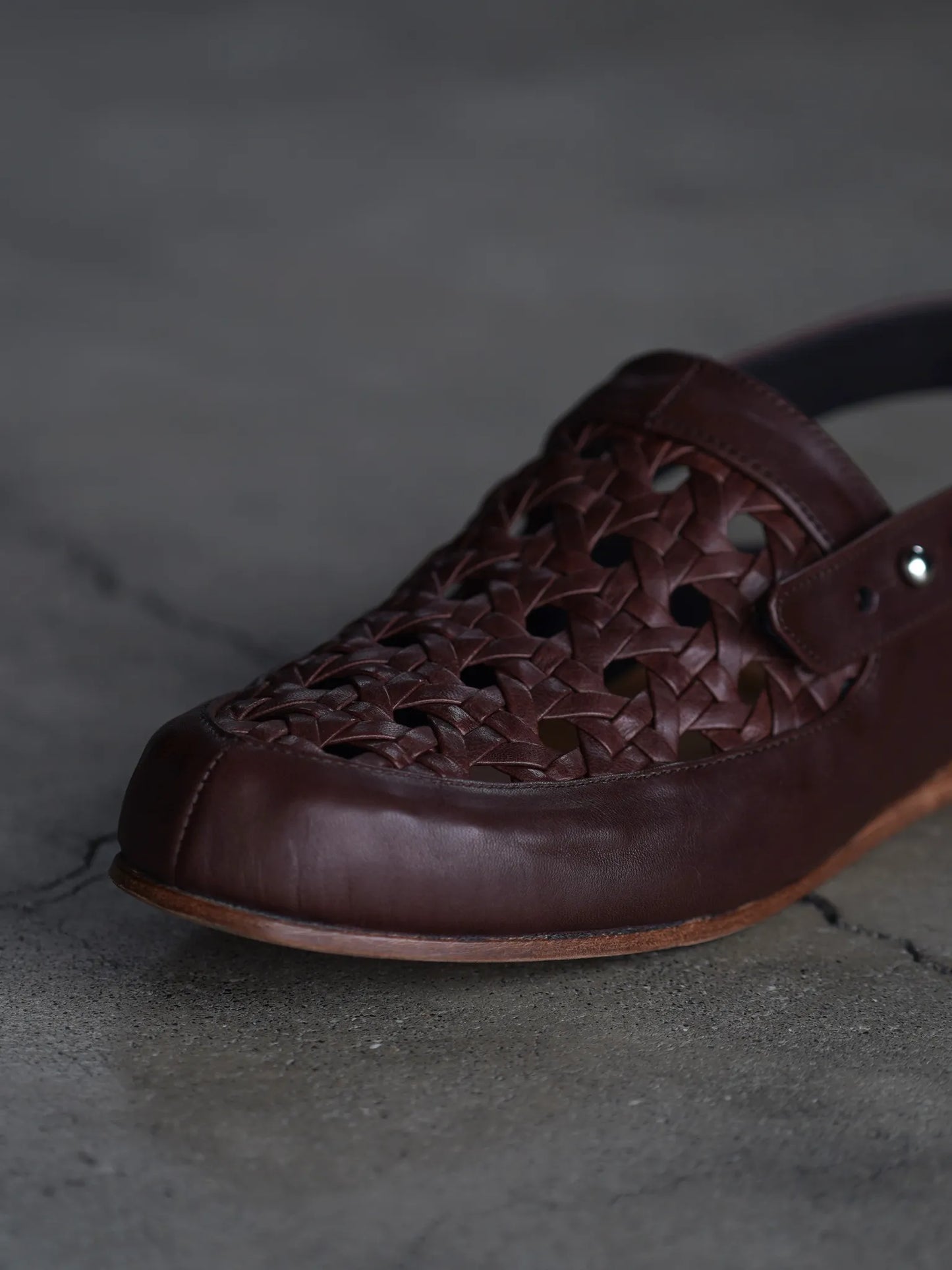 petrosolaum-cage-sandal-cage-horse-membrane-brown-2
