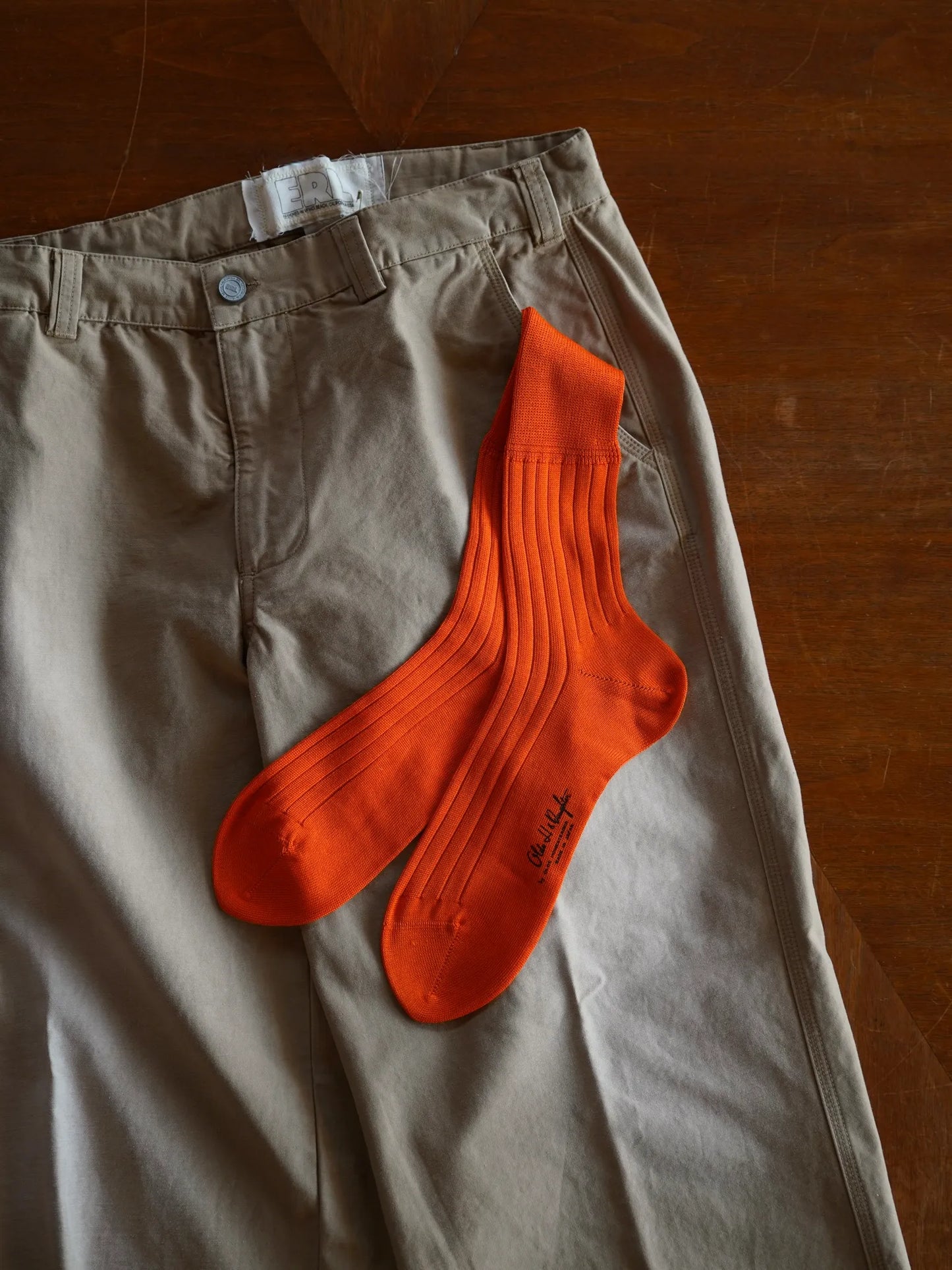 olde-h-daughter-silk-rib-socks-sun-1