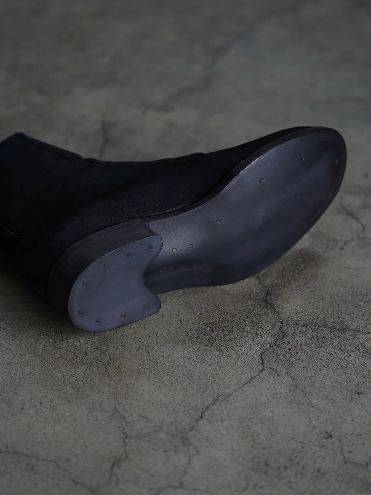 PETROSOLAUM | H center zip [Horse reverse] black