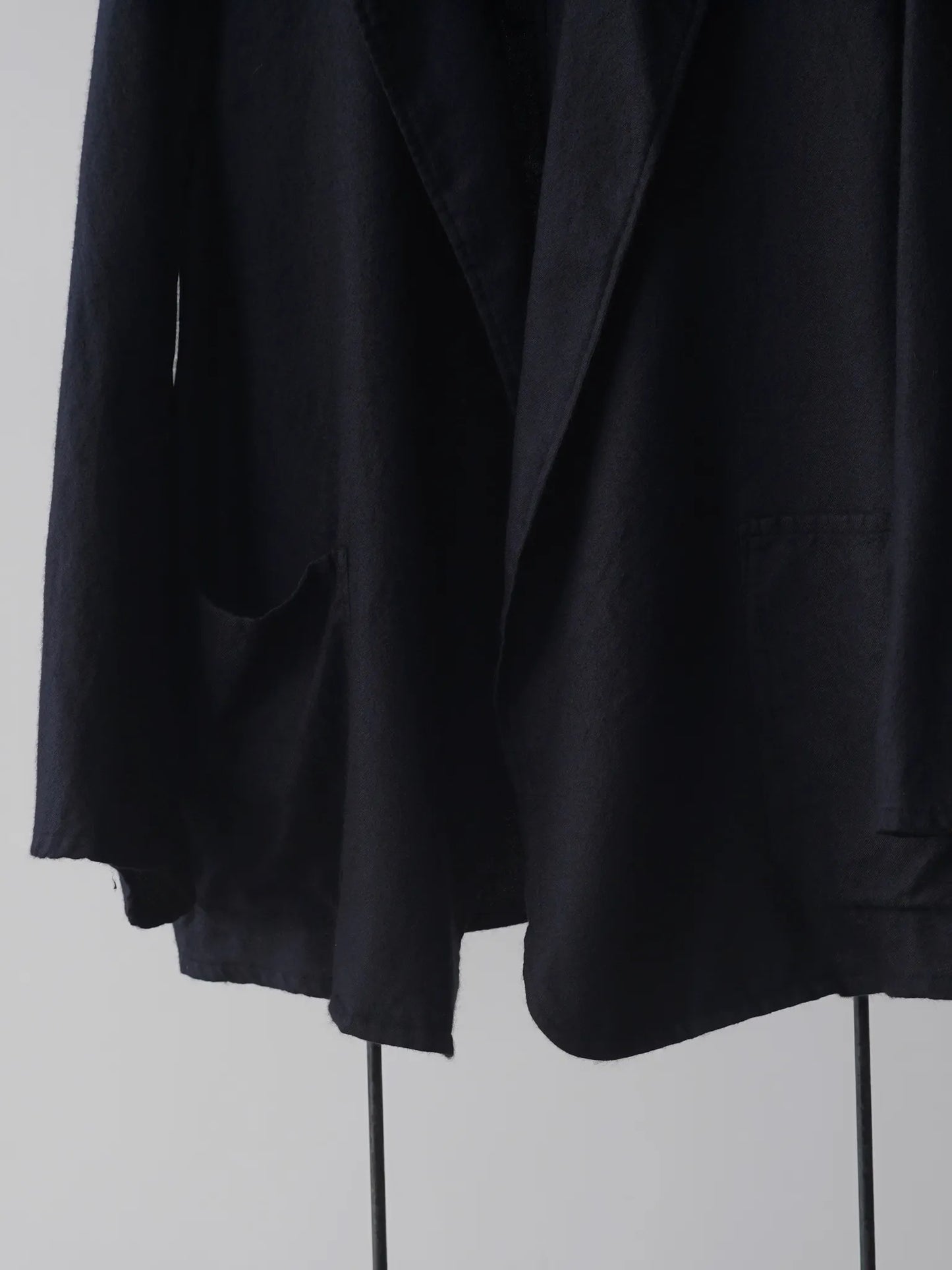 comoli-カシミヤシルク-製品染ジャケット-navy-2