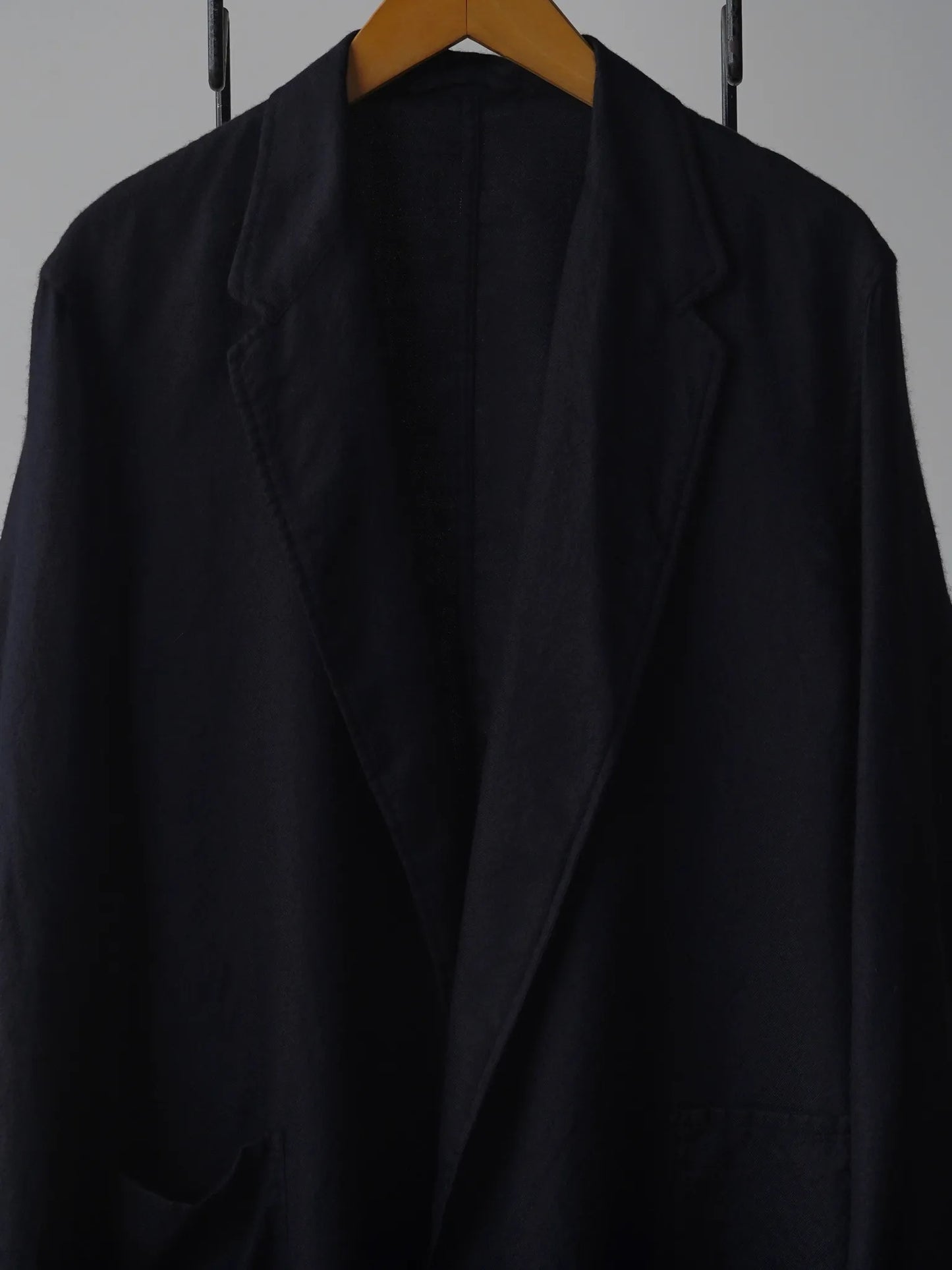 comoli-カシミヤシルク-製品染ジャケット-navy-4