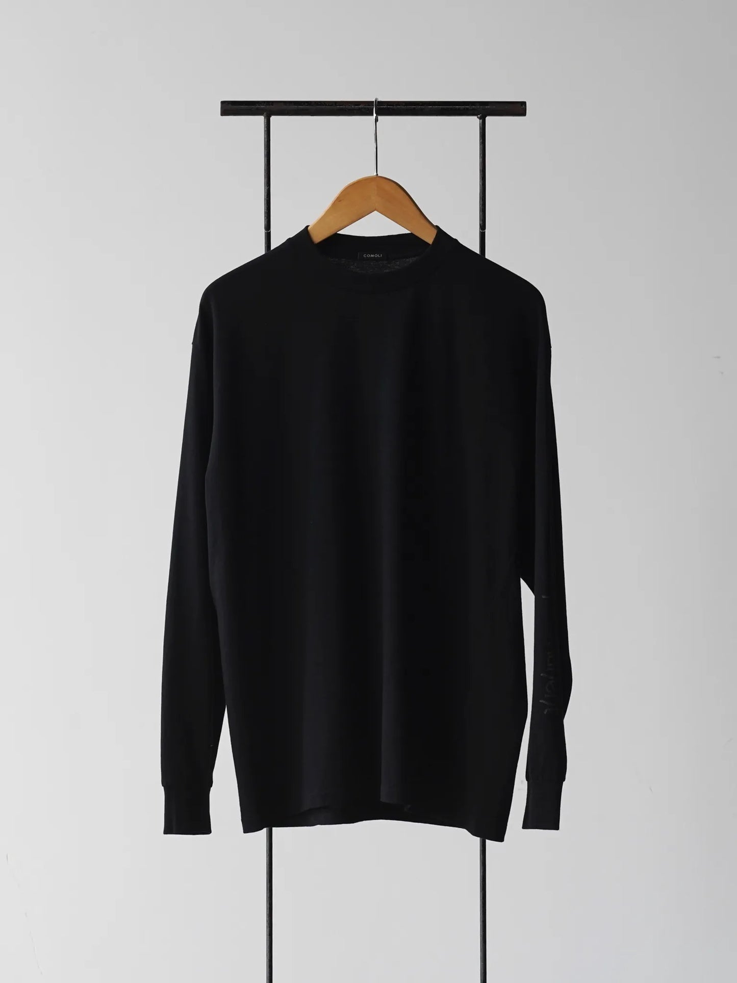 comoli-コットンカシミヤ-長袖tシャツ-black-1