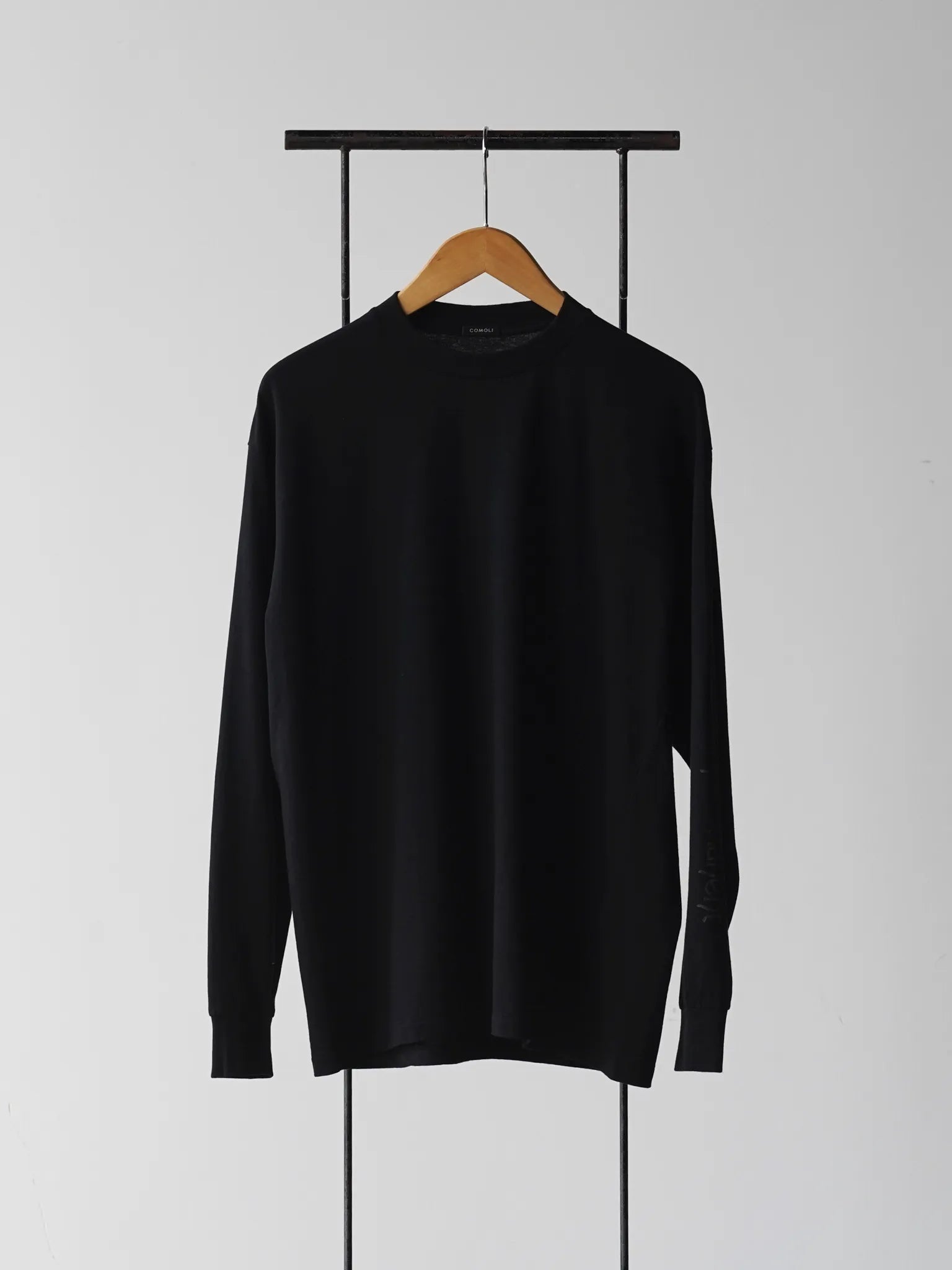 comoli-コットンカシミヤ-長袖tシャツ-black-1