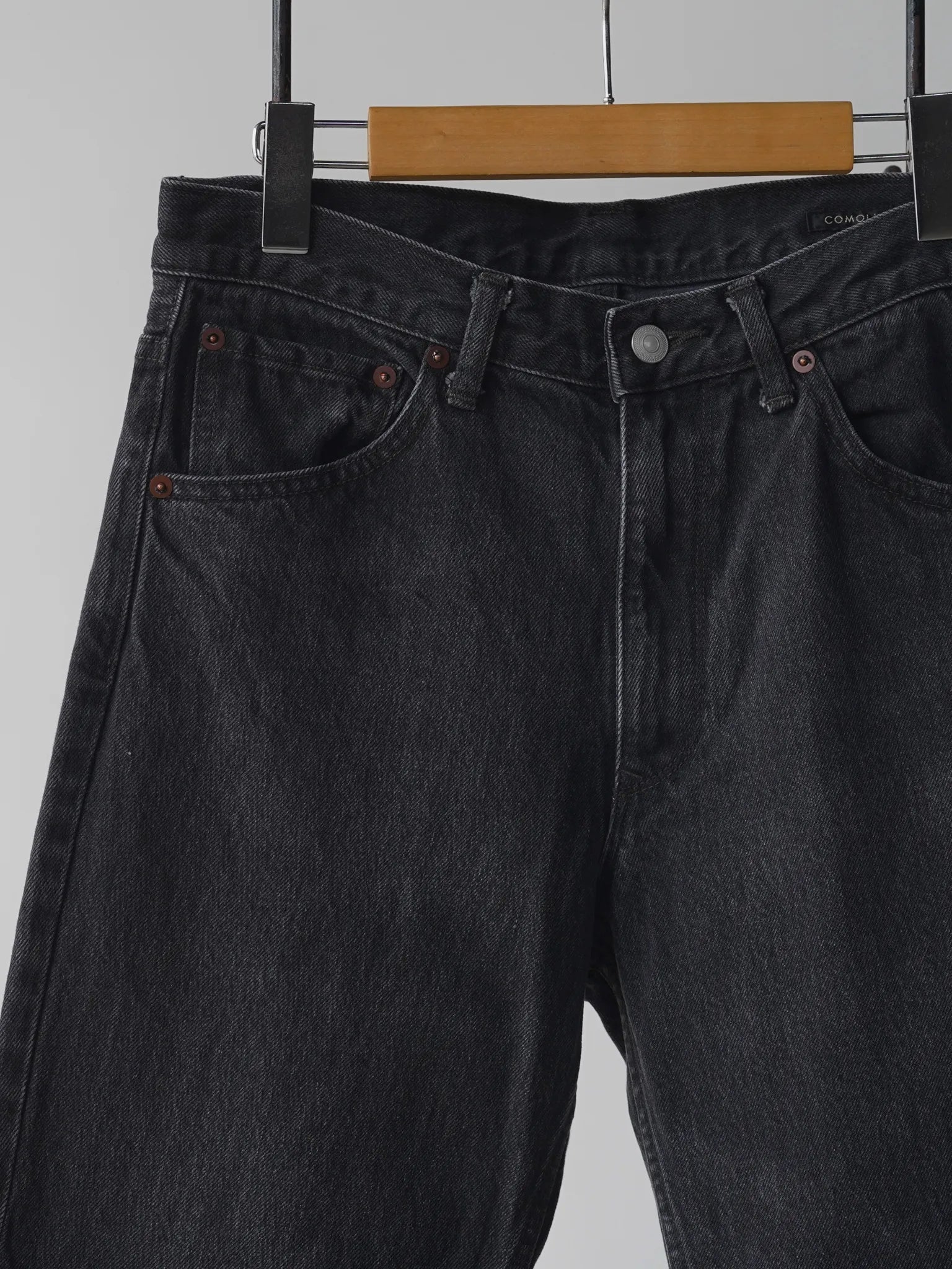 COMOLI Denim 5-Pocket Pants FADE BLACK | CASANOVA&CO Online Store COMOLI Denim 5-Pocket Pants FADE BLACK | CASANOVA&CO Online Store