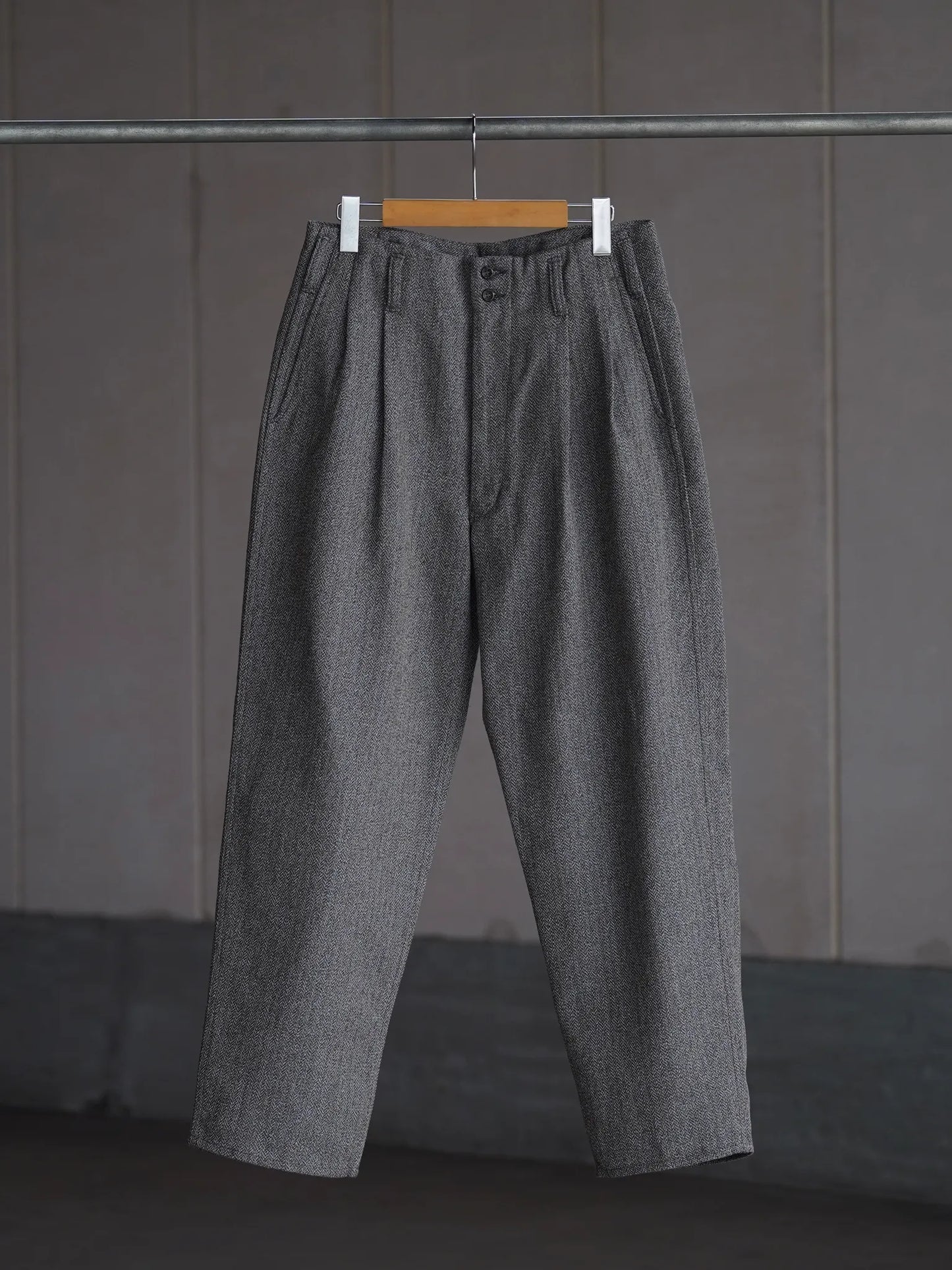 fauves-peg-top-tweed-black-1