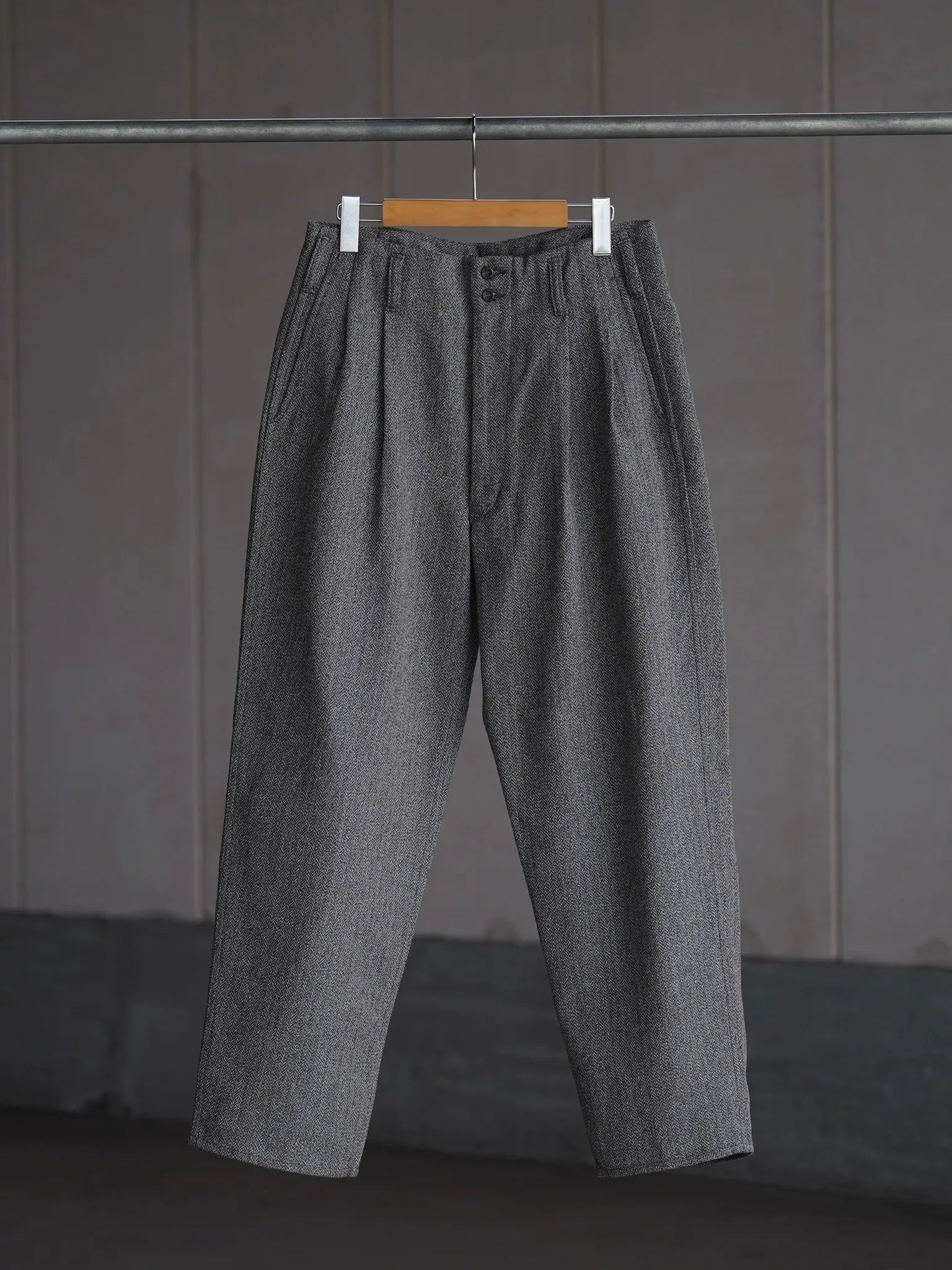 fauves-peg-top-tweed-black-1