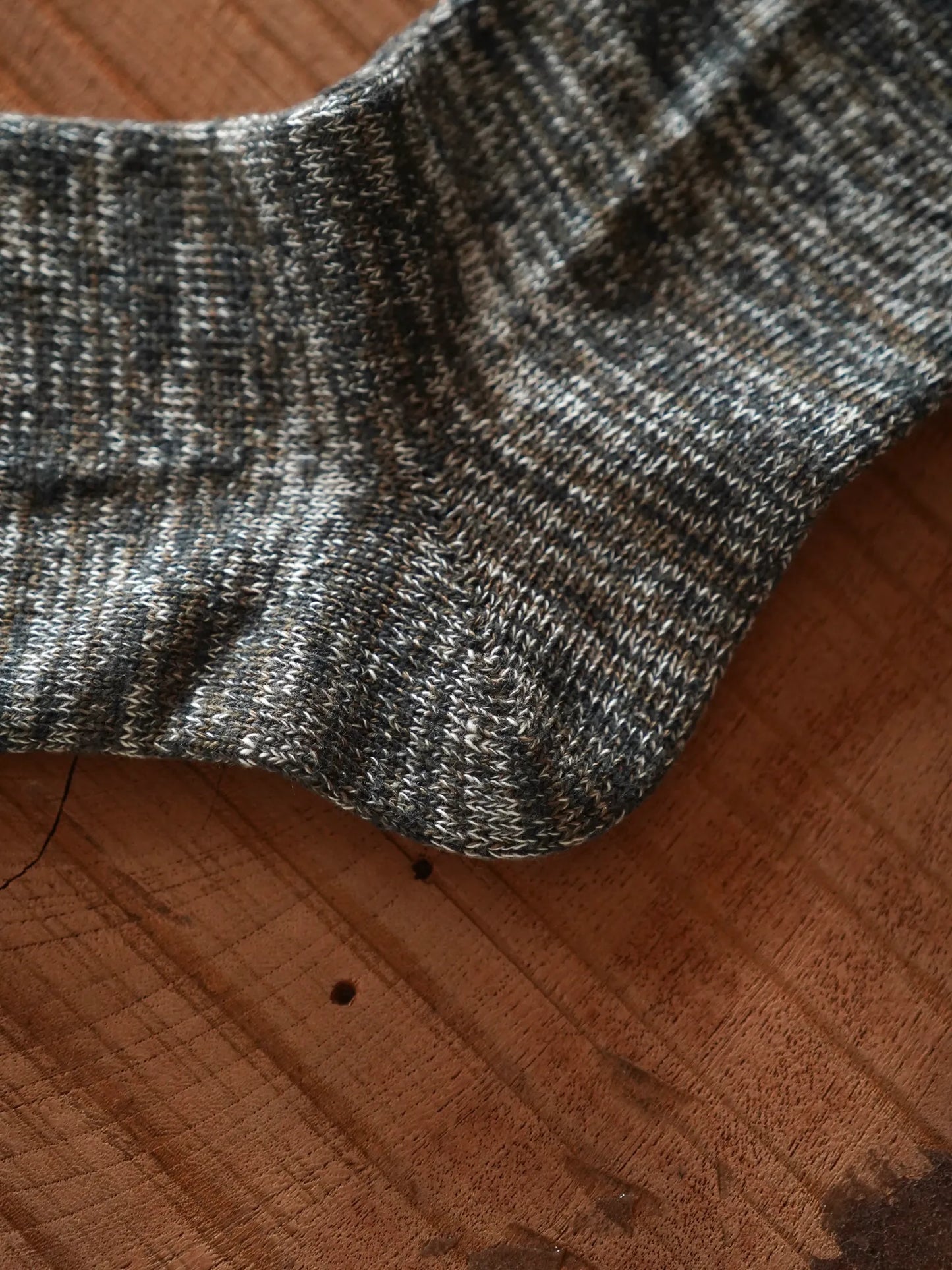 OLDE HOMESTEADER YOUTH | TWEEDISH JERSEY CREW SOCKS BLACK×ECRU-02