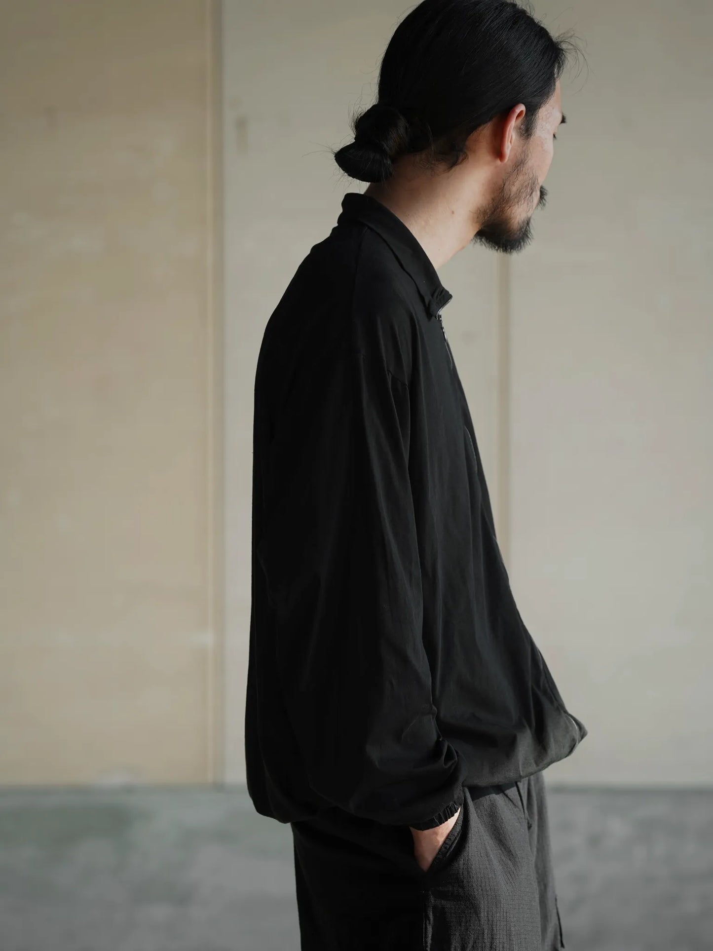 COMOLI | THINコットン ジップジャケット BLACK