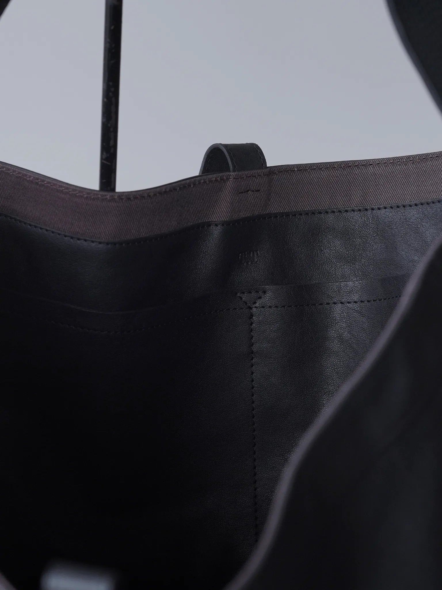 T.T LOT.004 NEWSBOY BAG Black (horse leather) | CASANOVA&CO