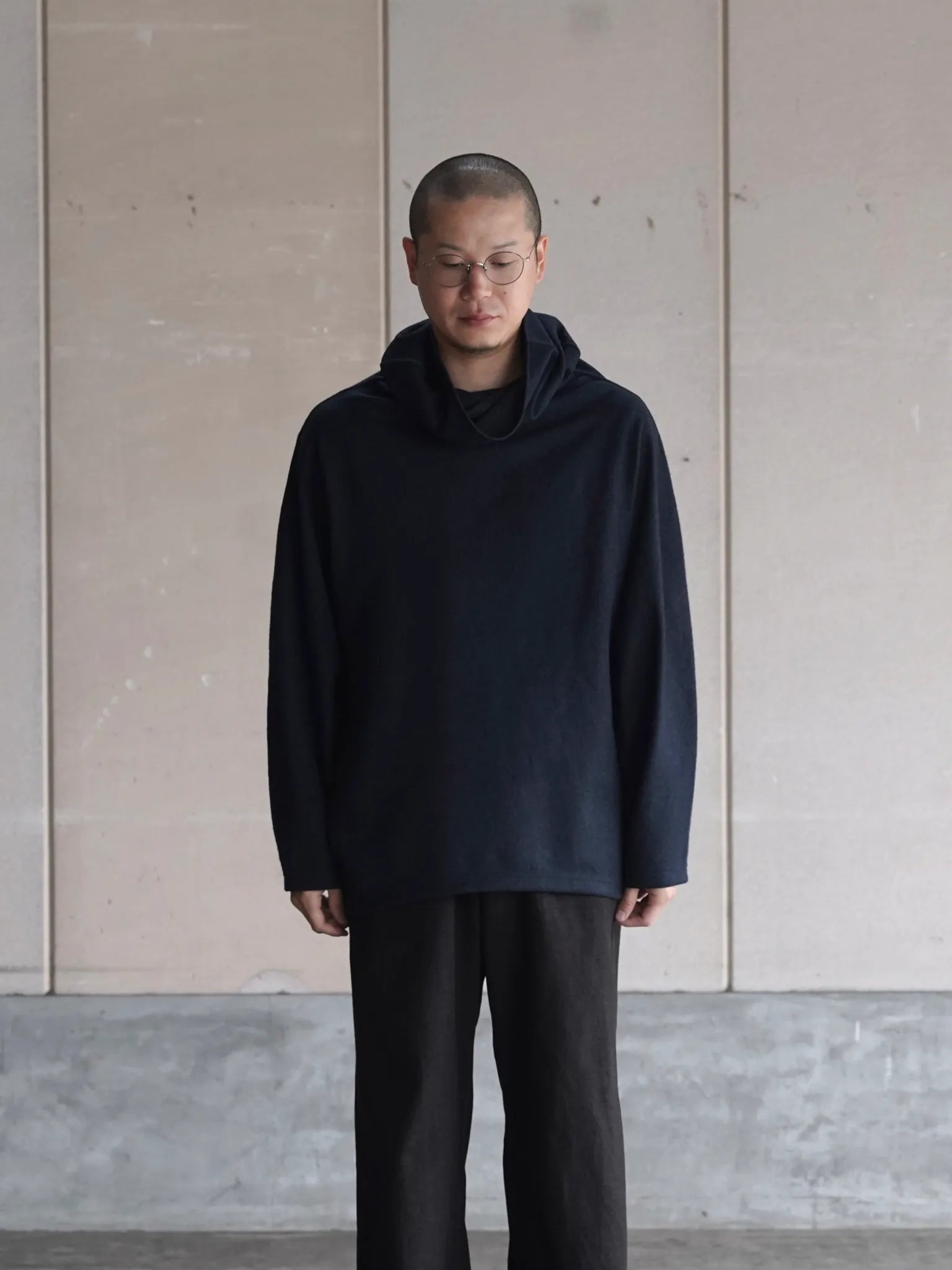 nonnotte-draping-big-h-n-pullover-d-navy-charcoal-top-5