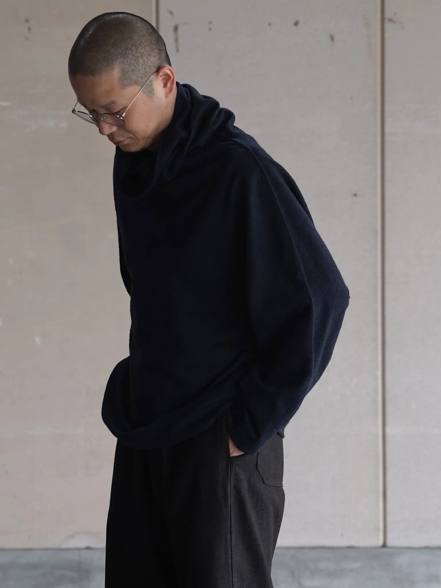 nonnotte-draping-big-h-n-pullover-d-navy-charcoal-top-7