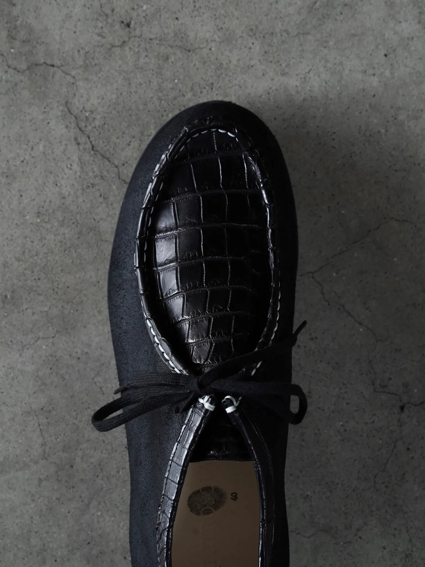 PETROSOLAUM | Tyrolean [Crocodile x Horse Reverse] black