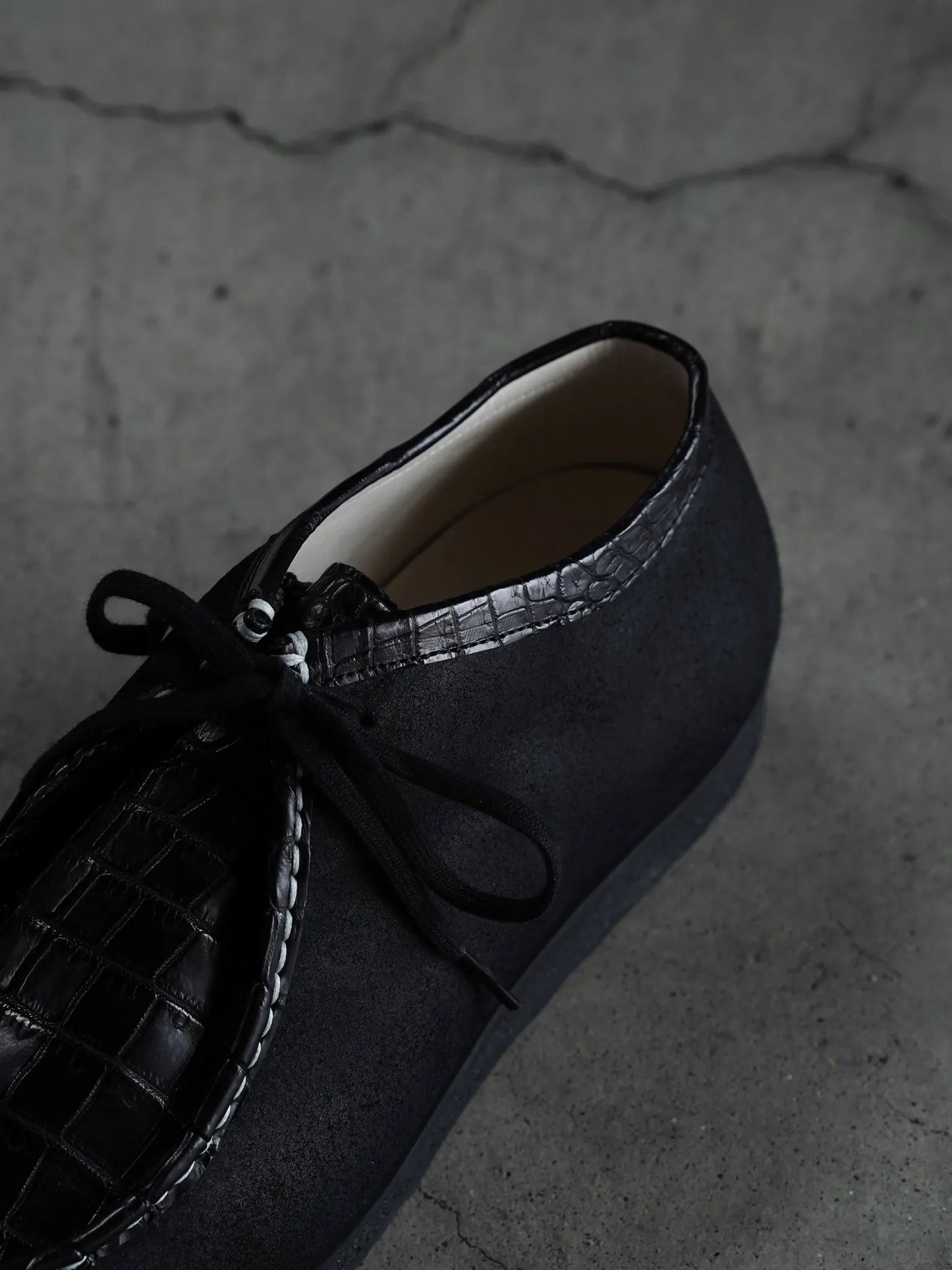 PETROSOLAUM | Tyrolean [Crocodile x Horse Reverse] black
