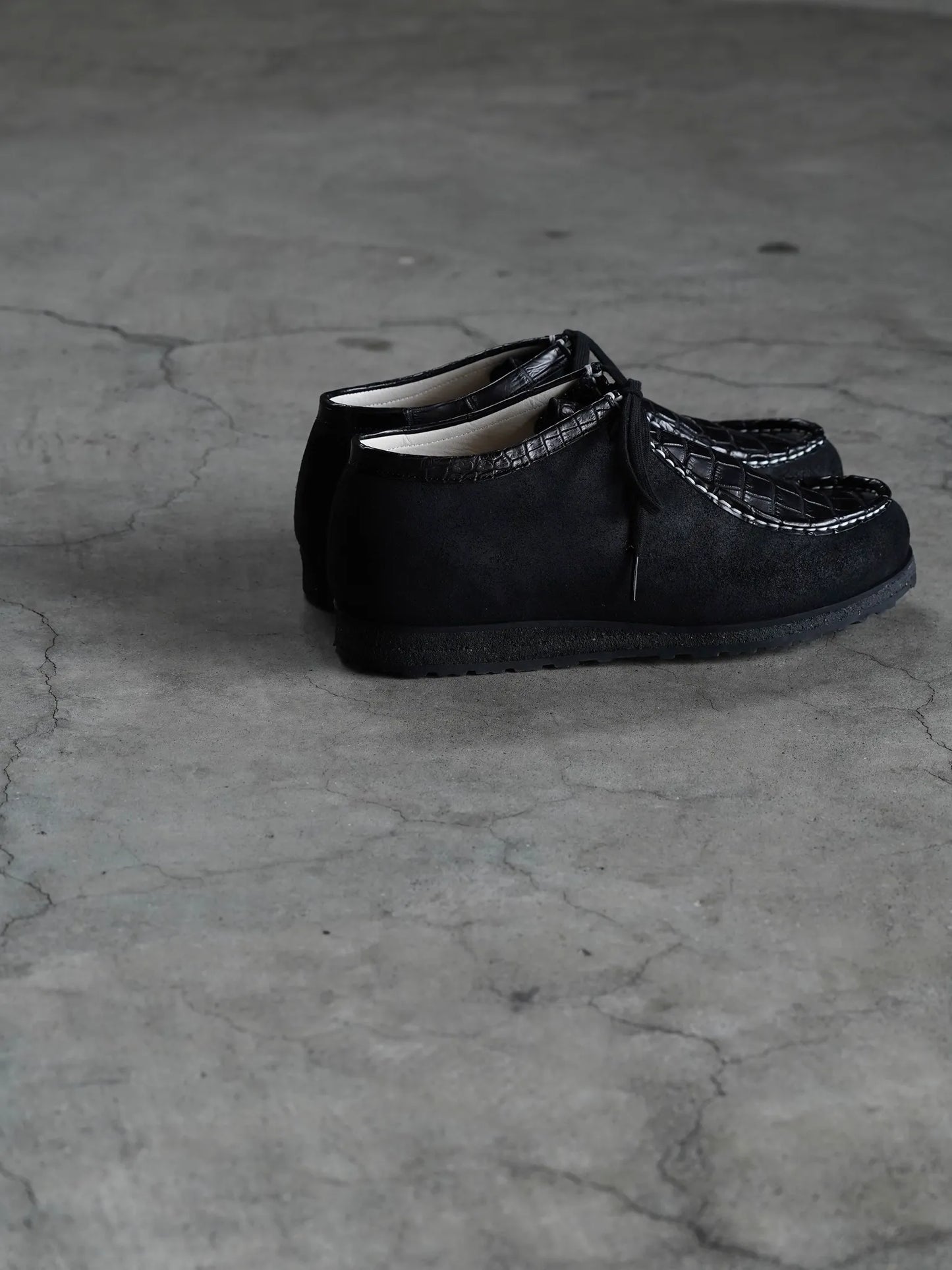 PETROSOLAUM | Tyrolean [Crocodile x Horse Reverse] black