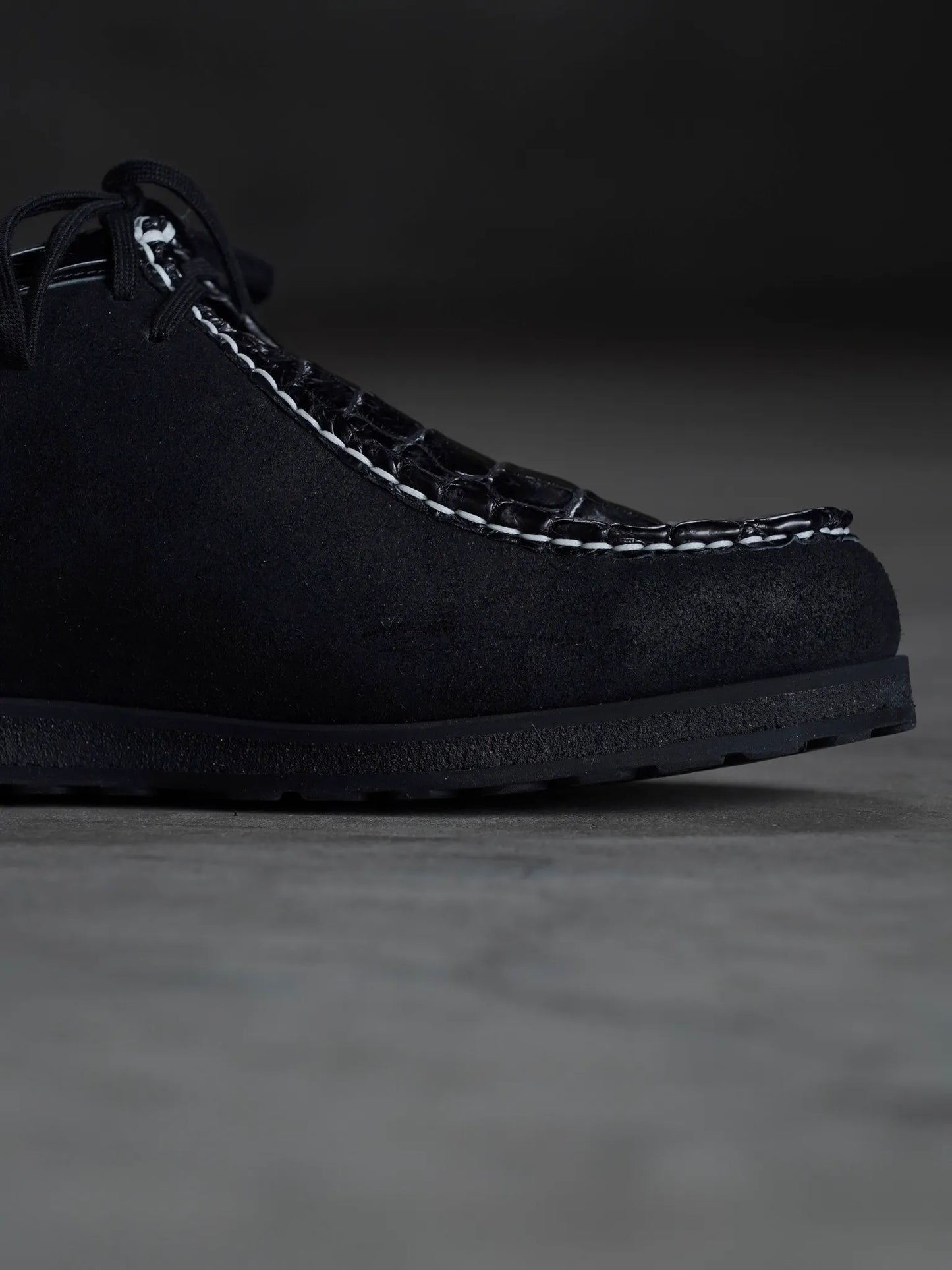 PETROSOLAUM | Tyrolean [Crocodile x Horse Reverse] black