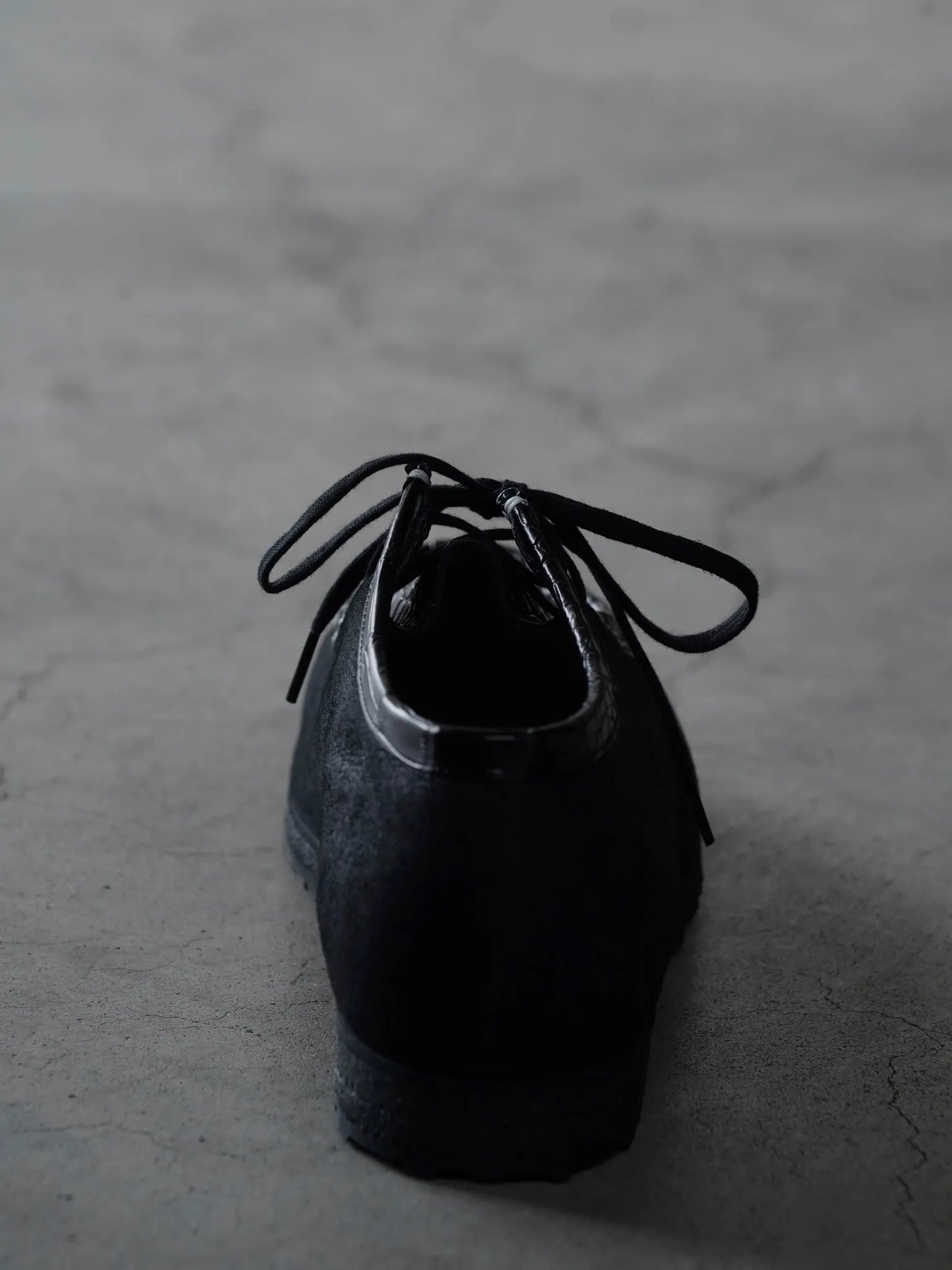 PETROSOLAUM | Tyrolean [Crocodile x Horse Reverse] black