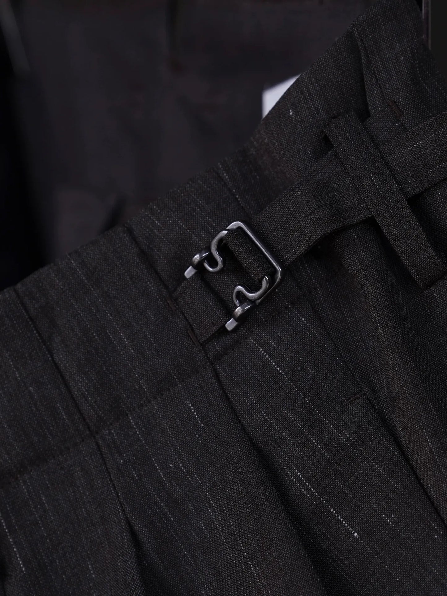 irenisa-three-tucks-tapered-pants-brown-6