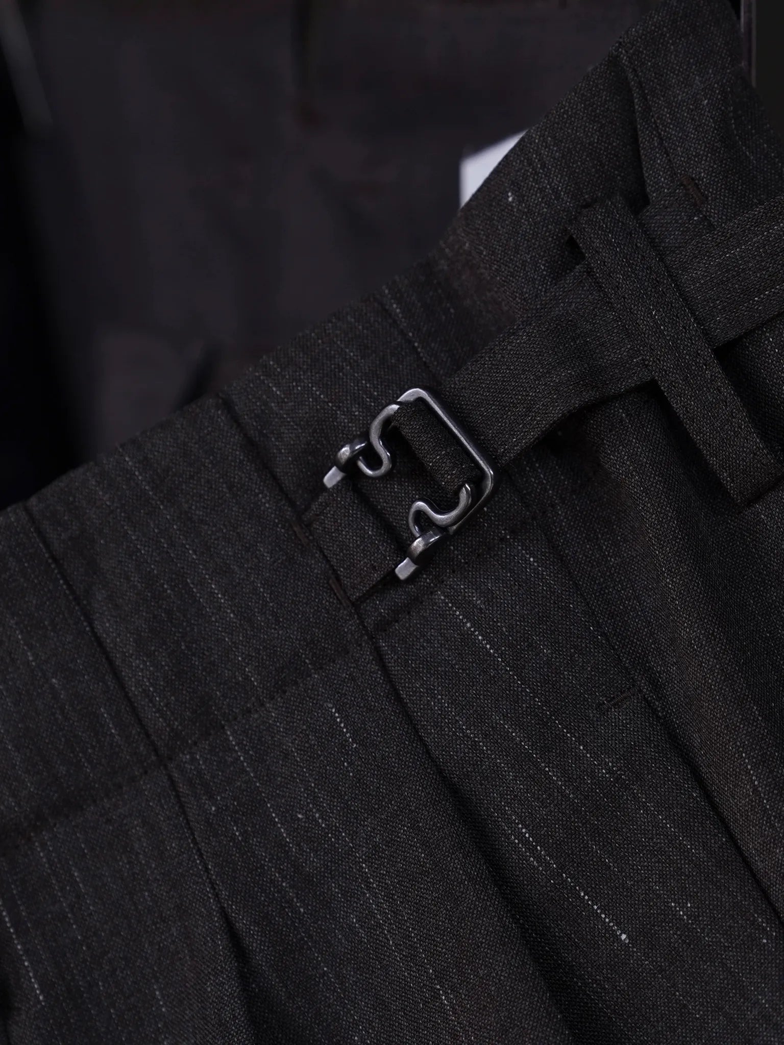 irenisa-three-tucks-tapered-pants-brown-6