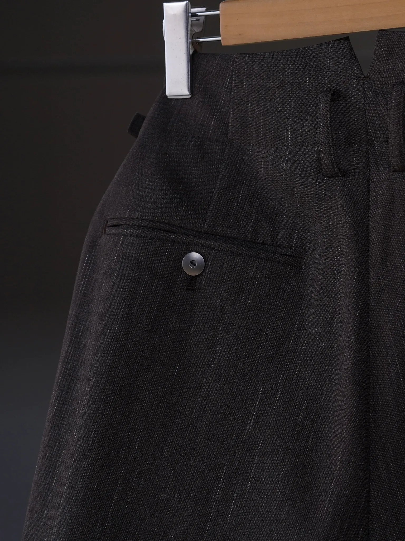 irenisa-three-tucks-tapered-pants-brown-7