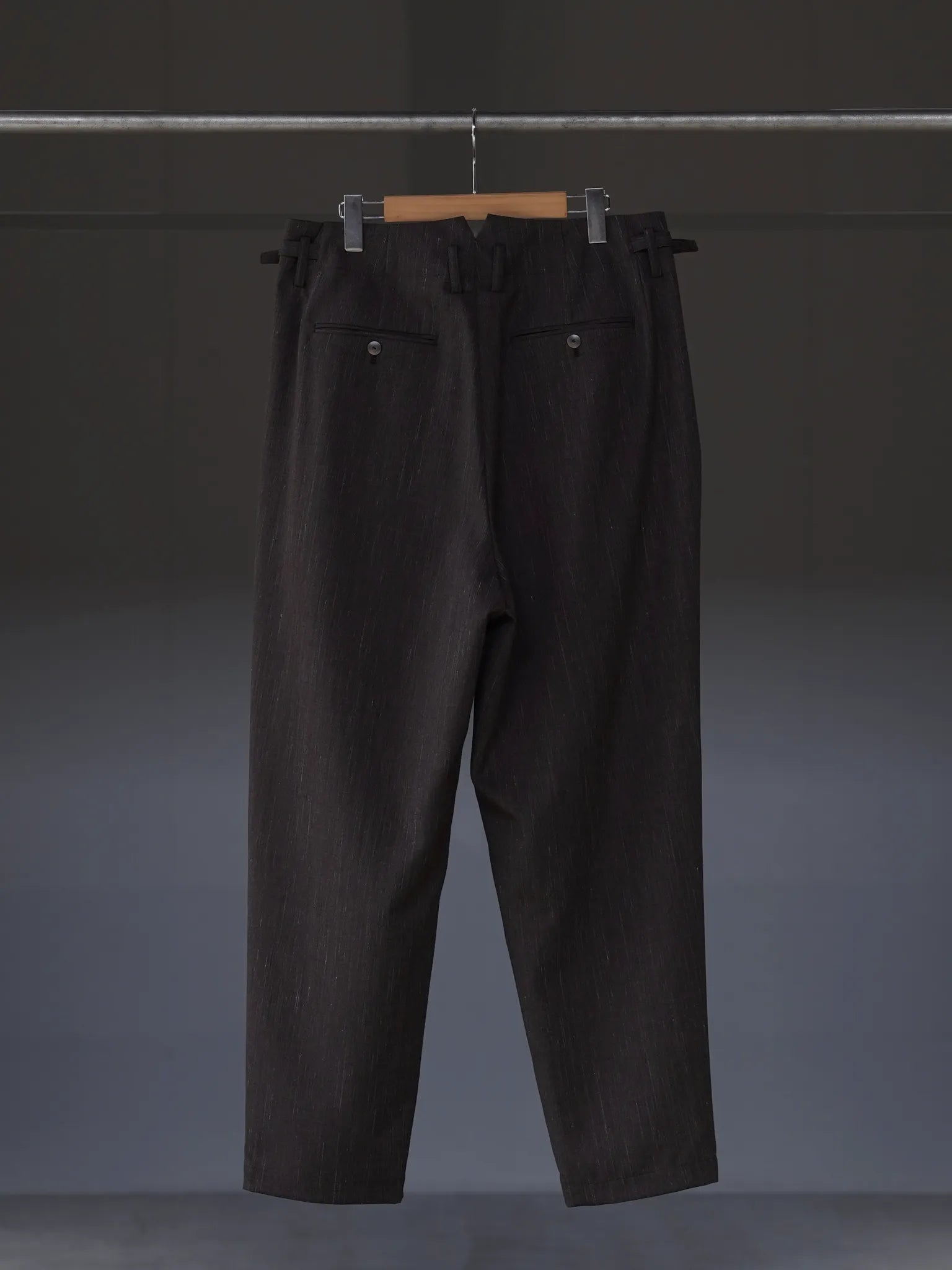 irenisa-three-tucks-tapered-pants-brown-2