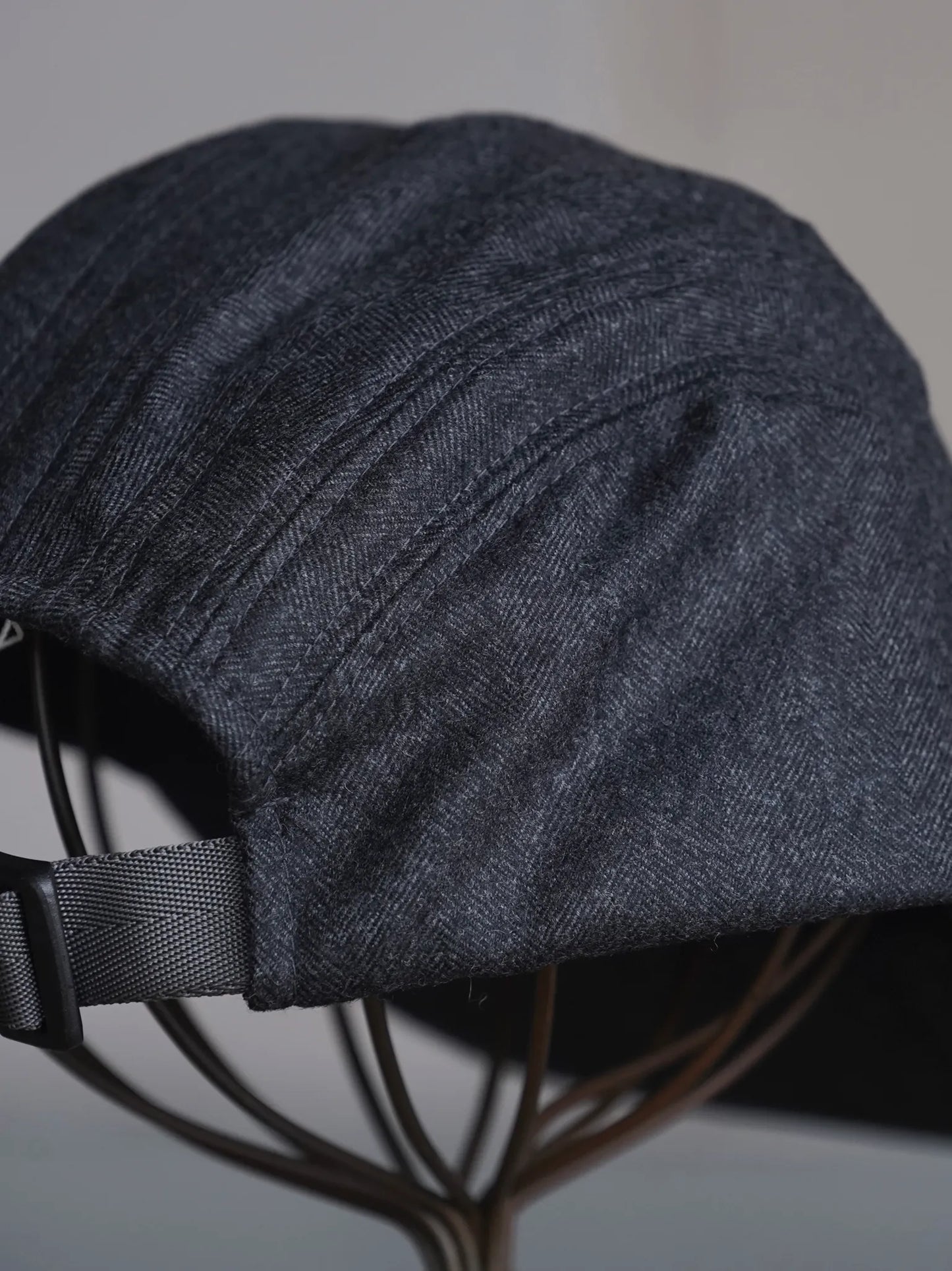 nonnotte-draping-cap-a-charcoal-top-shadow-herringbone-flannel-3