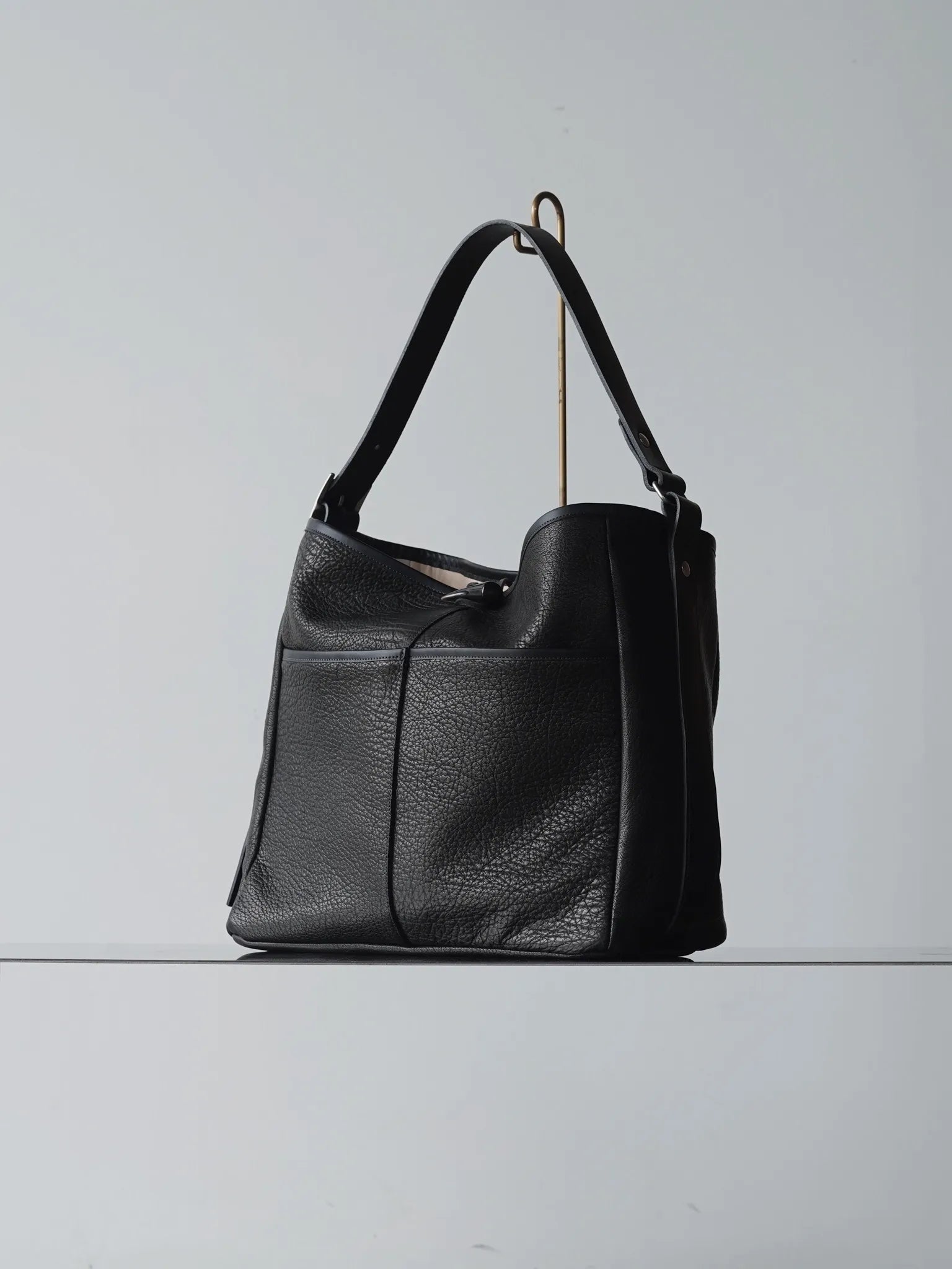 Post Production 2 Pockets Tote Bag Buffalo BLK | CASANOVA&CO