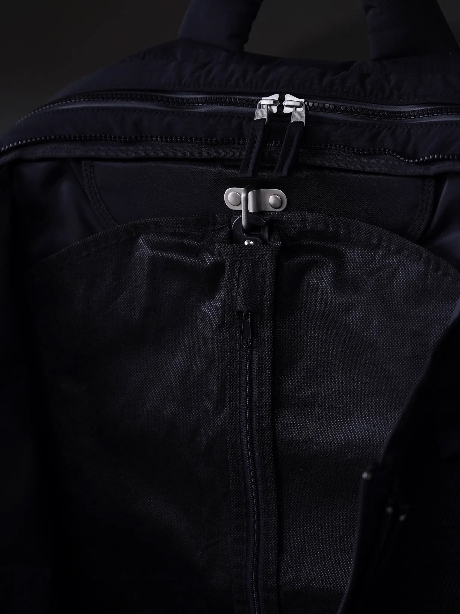 irenisa-travel-bag-black-4