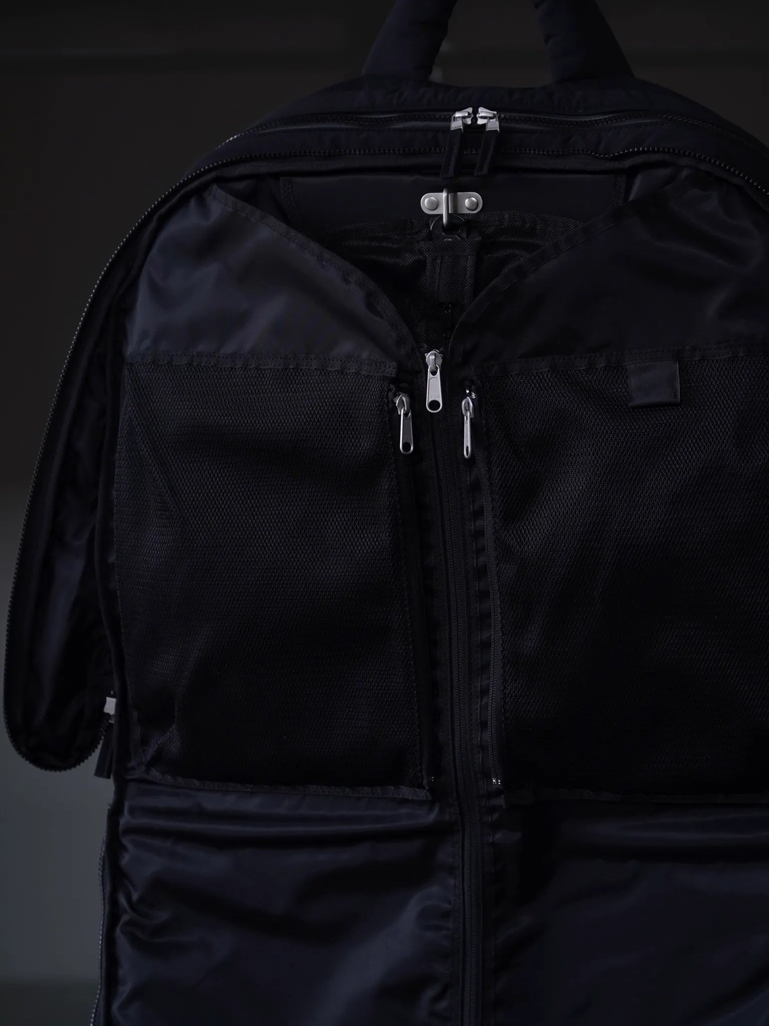 irenisa-travel-bag-black-5