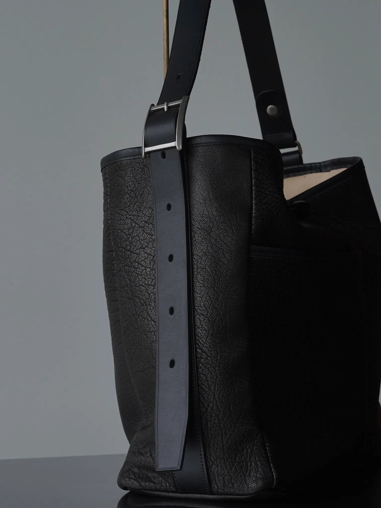 Post Production “2 Pockets Tote Bag” Post Production 2 Pockets Tote Bag Buffalo BLK | CASANOVA&CO