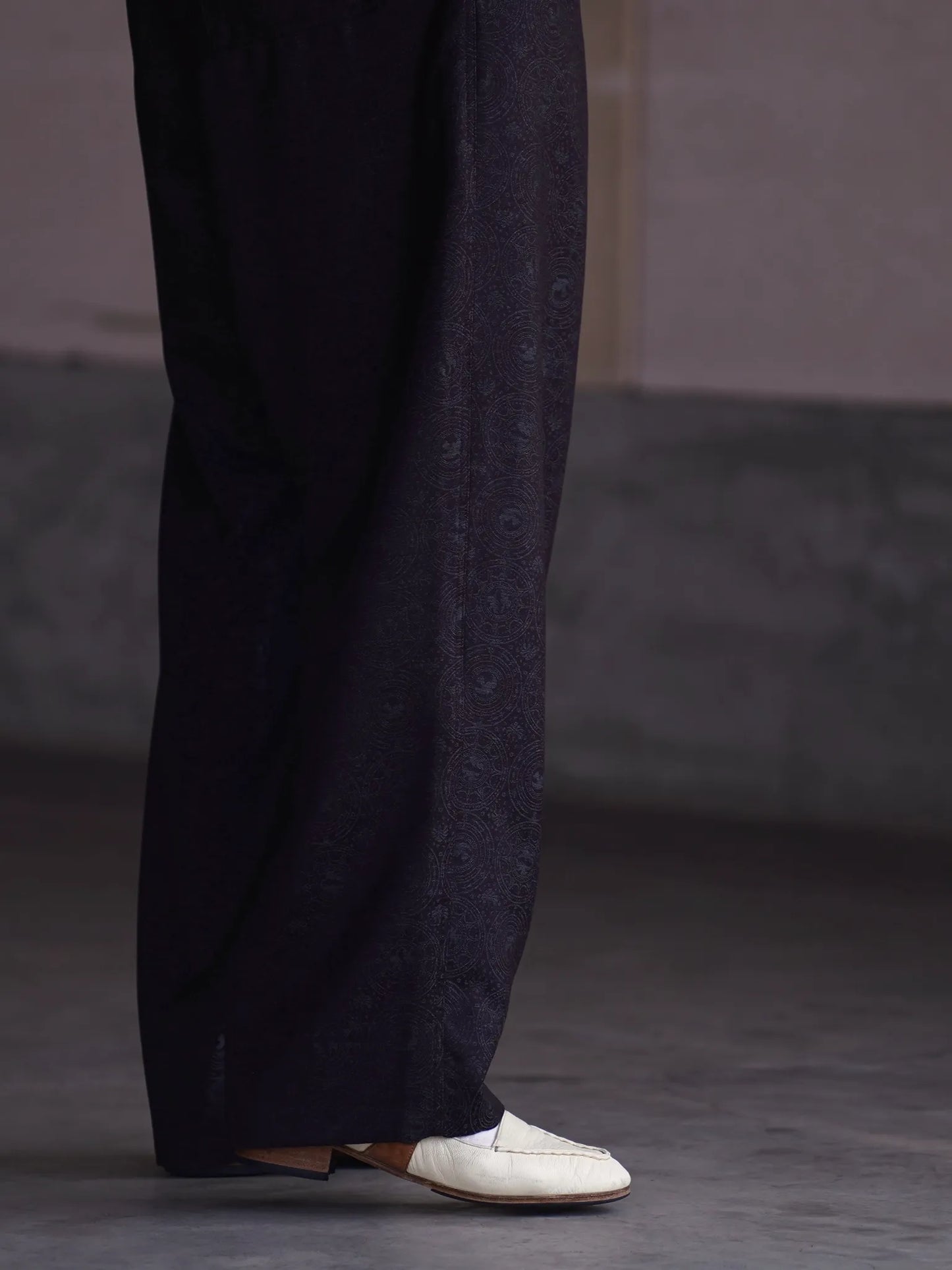 nonnotte 2-Tuck Draw Cord Wide Trousers Smoke Berry | CASANOVA&CO ...