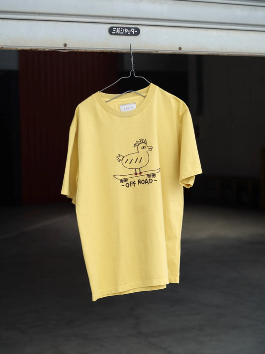 SARTO | WHERE TO MATTERS OFF ROAD CREW NECK S/S MUSTARD