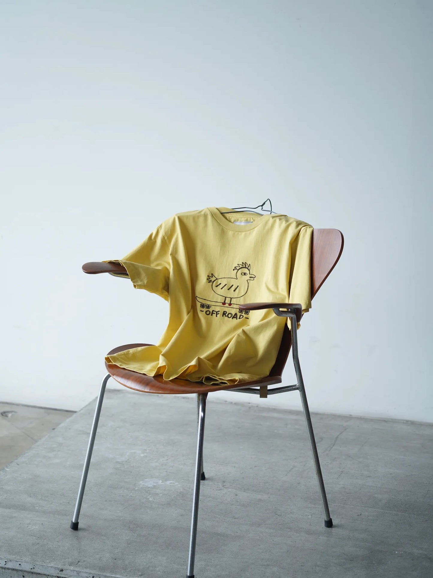 SARTO | WHERE TO MATTERS OFF ROAD CREW NECK S/S MUSTARD