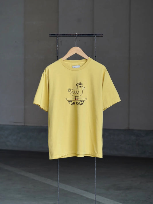 SARTO | WHERE TO MATTERS OFF ROAD CREW NECK S/S MUSTARD