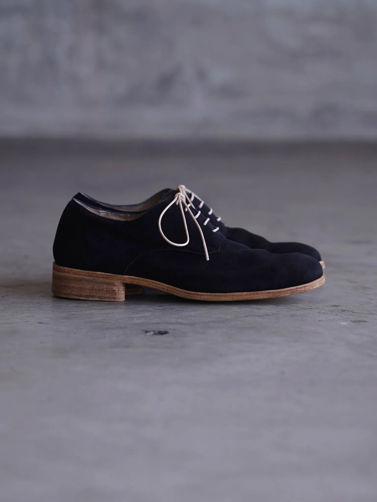 petrosolaum-stone-derby-ai-mud-dye-washed-deer-suede-4