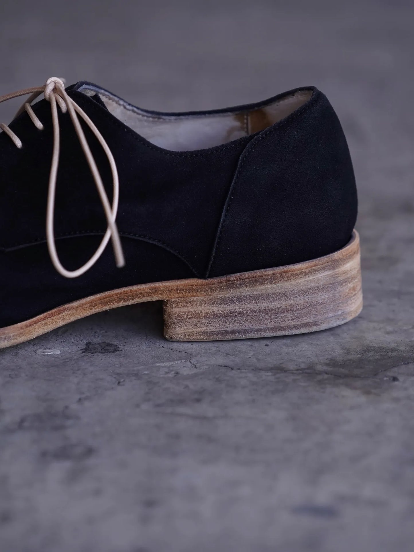 petrosolaum-stone-derby-ai-mud-dye-washed-deer-suede-11