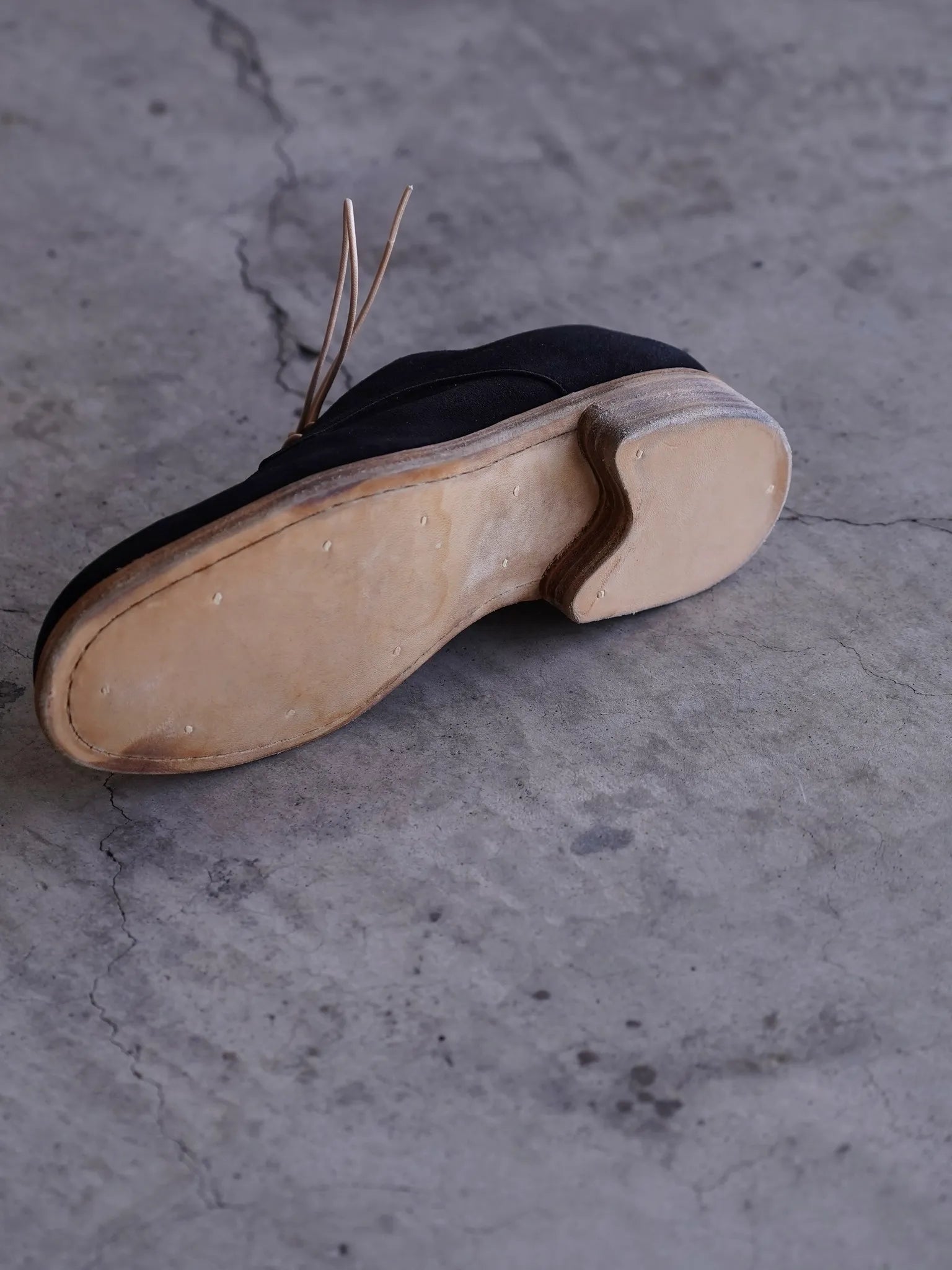 petrosolaum-stone-derby-ai-mud-dye-washed-deer-suede-12