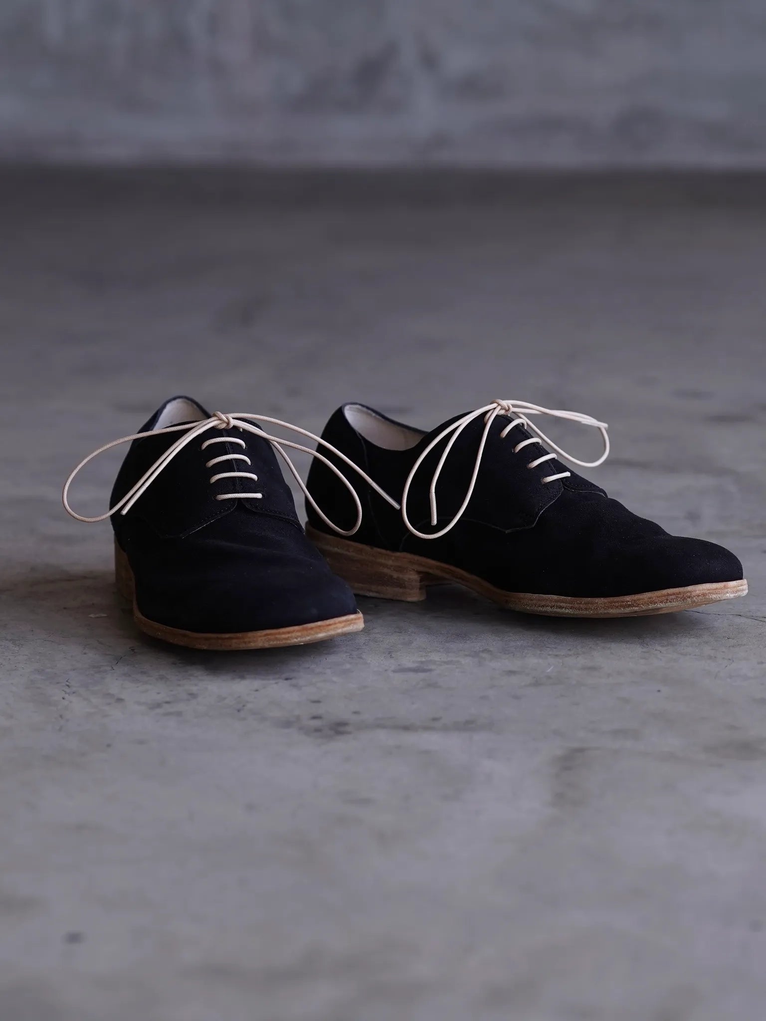 petrosolaum-stone-derby-ai-mud-dye-washed-deer-suede-5