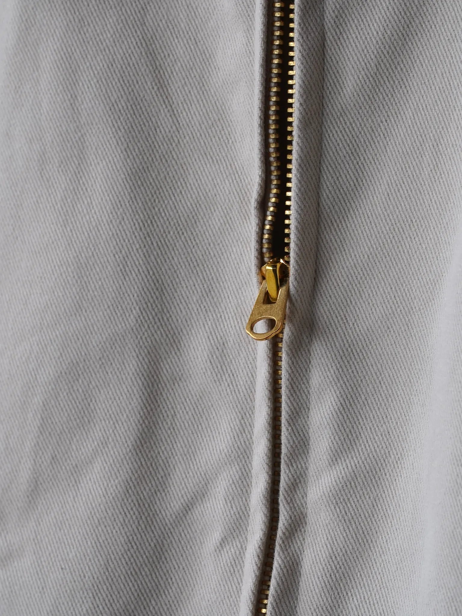 comoli-コットンツイル-ジップショートジャケット-ivory-4