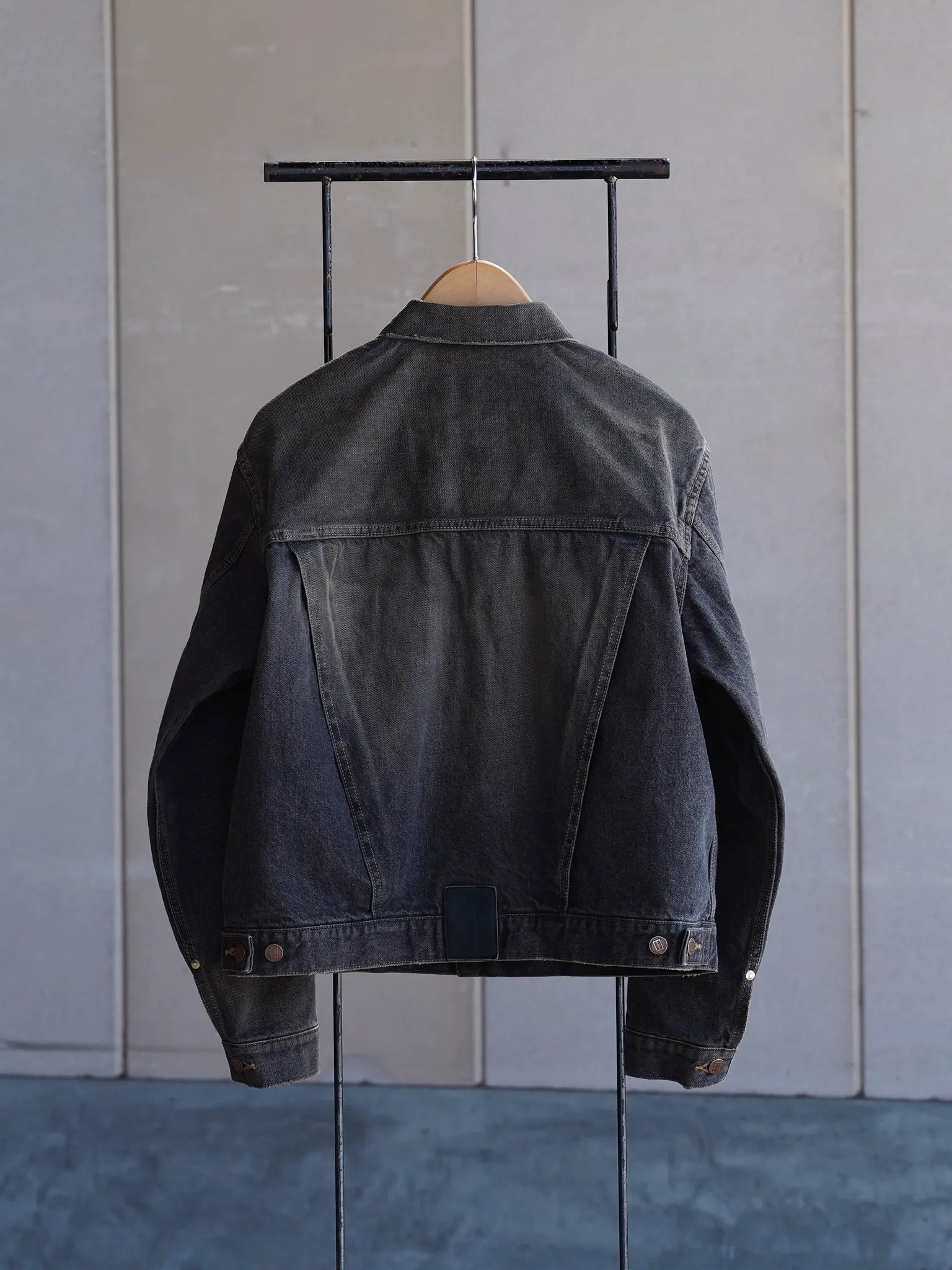 海外直送品 daisuke tanabe coffee black denim 34 デニム 【公式通販】