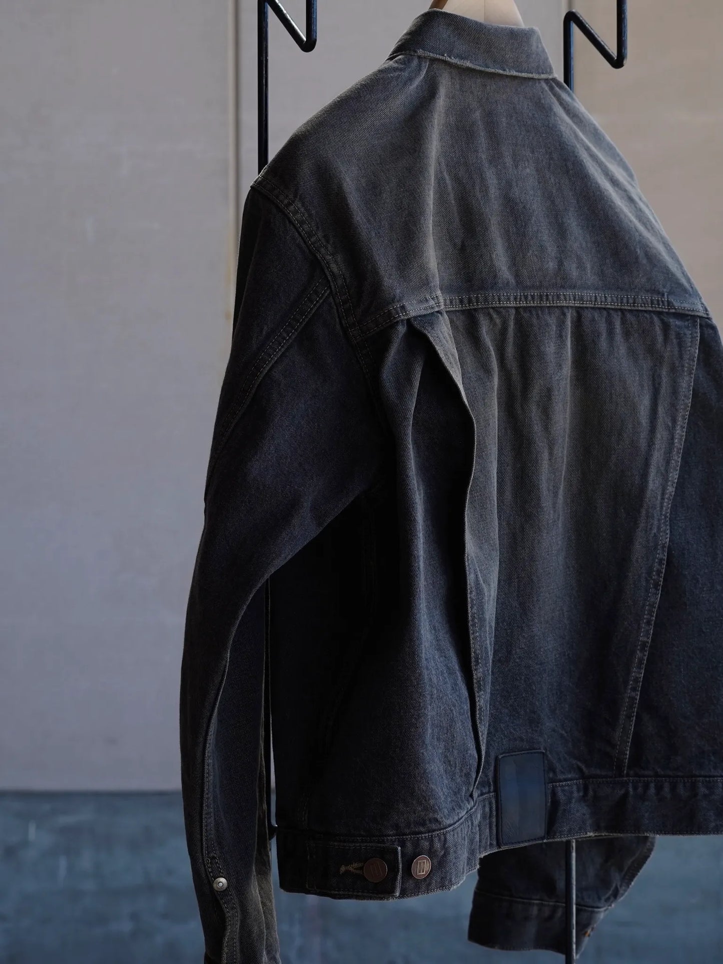 daisuke-tanabe-coffee-black-denim-jacket_dstryd-destroyed-4