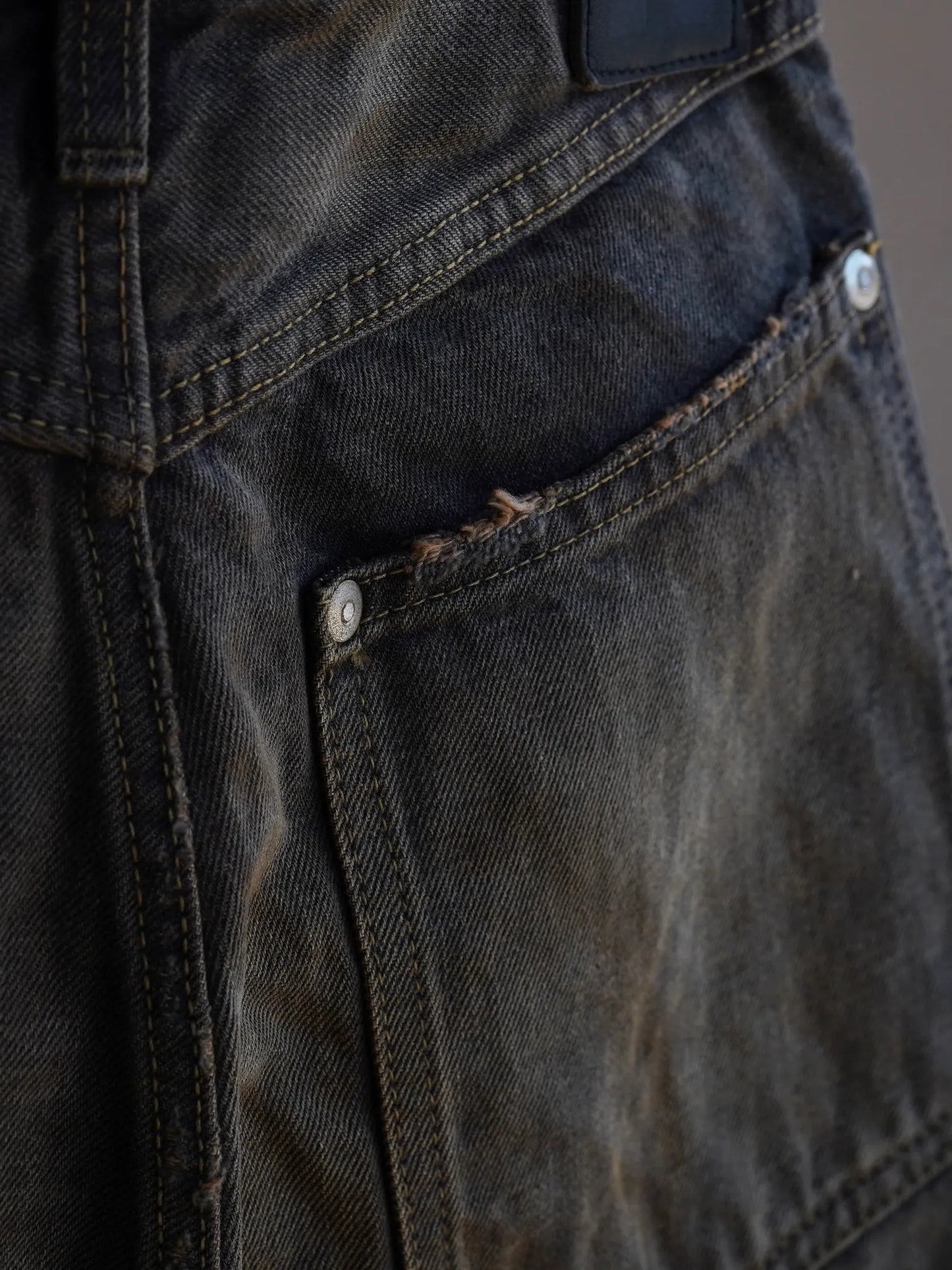daisuke tanabe | coffee black denim trousers_dstryd destroyed
