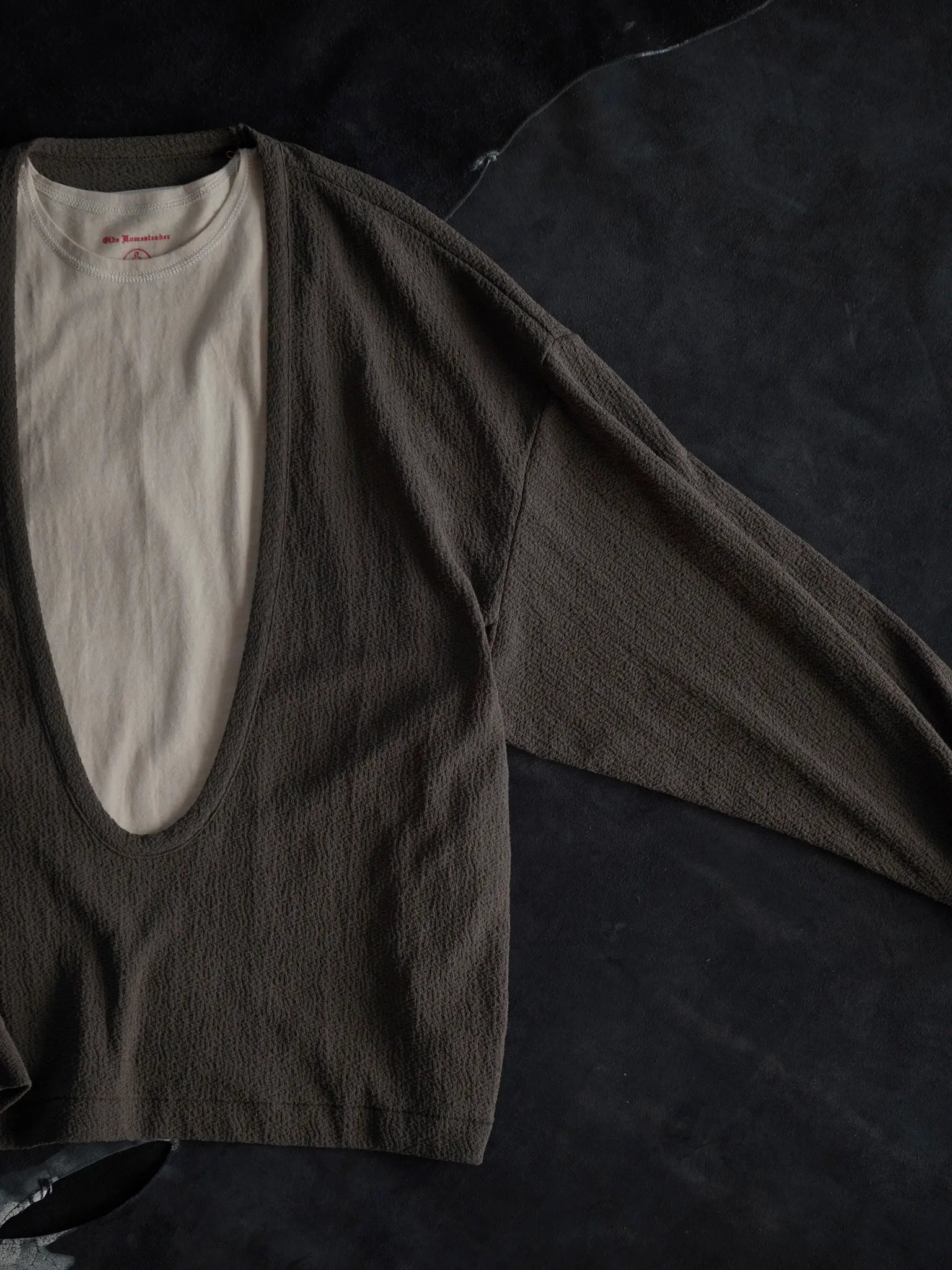 nonnotte-drape-u-pullover-with-cuff-sleeve-khaki-10
