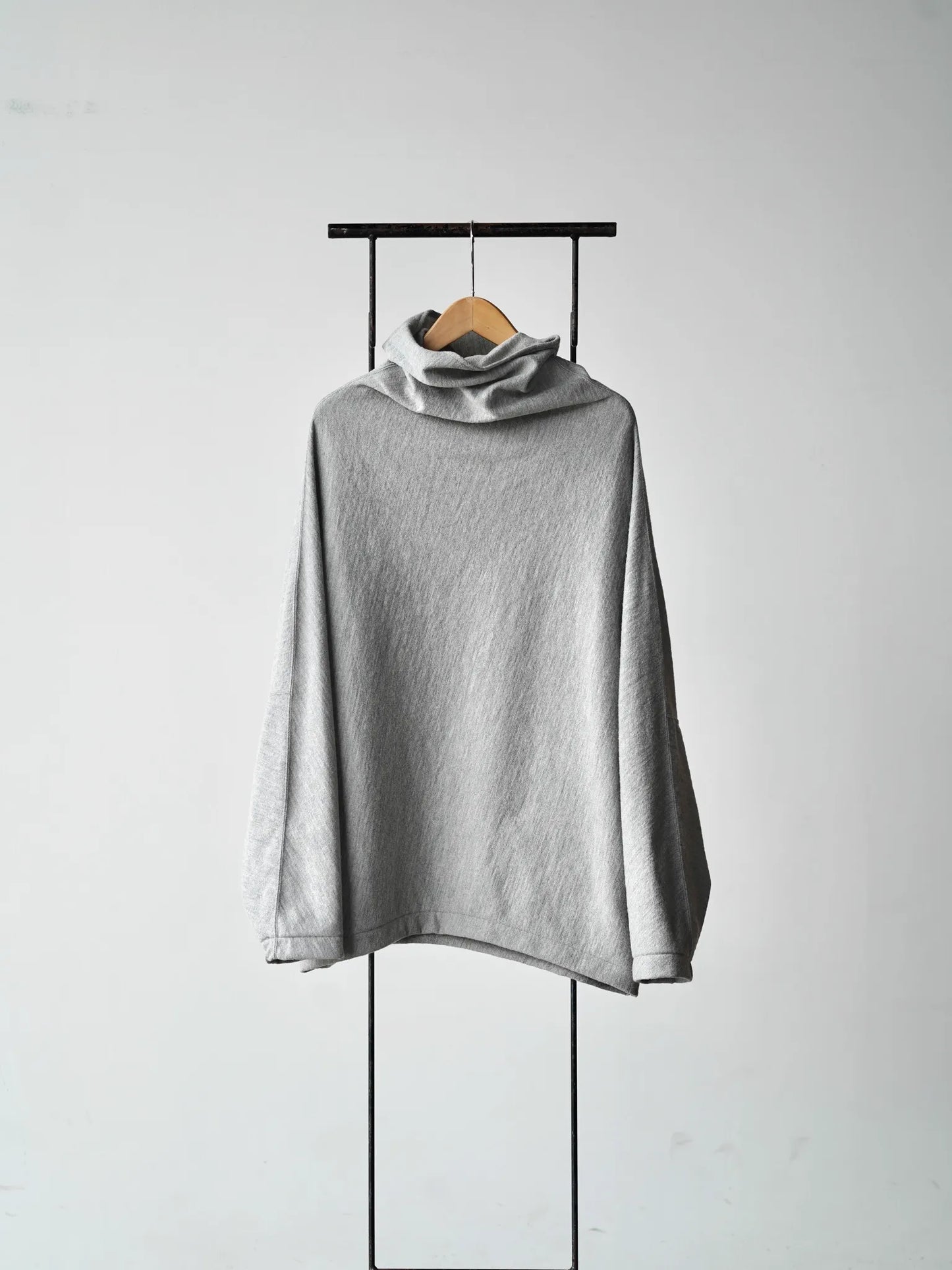 nonnotte | Draping H/N Long-Sleeve pullover Toasted Oatmeal