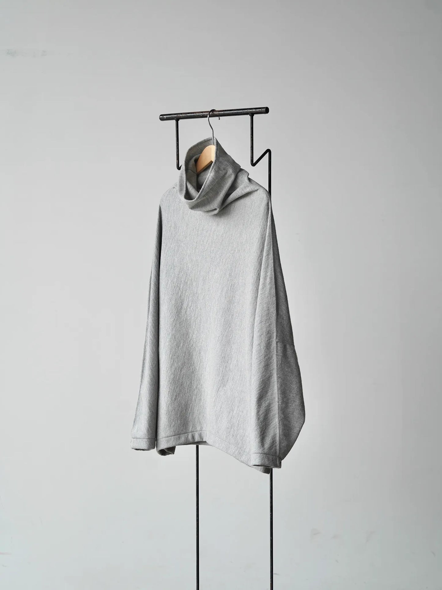 nonnotte | Draping H/N Long-Sleeve pullover Toasted Oatmeal