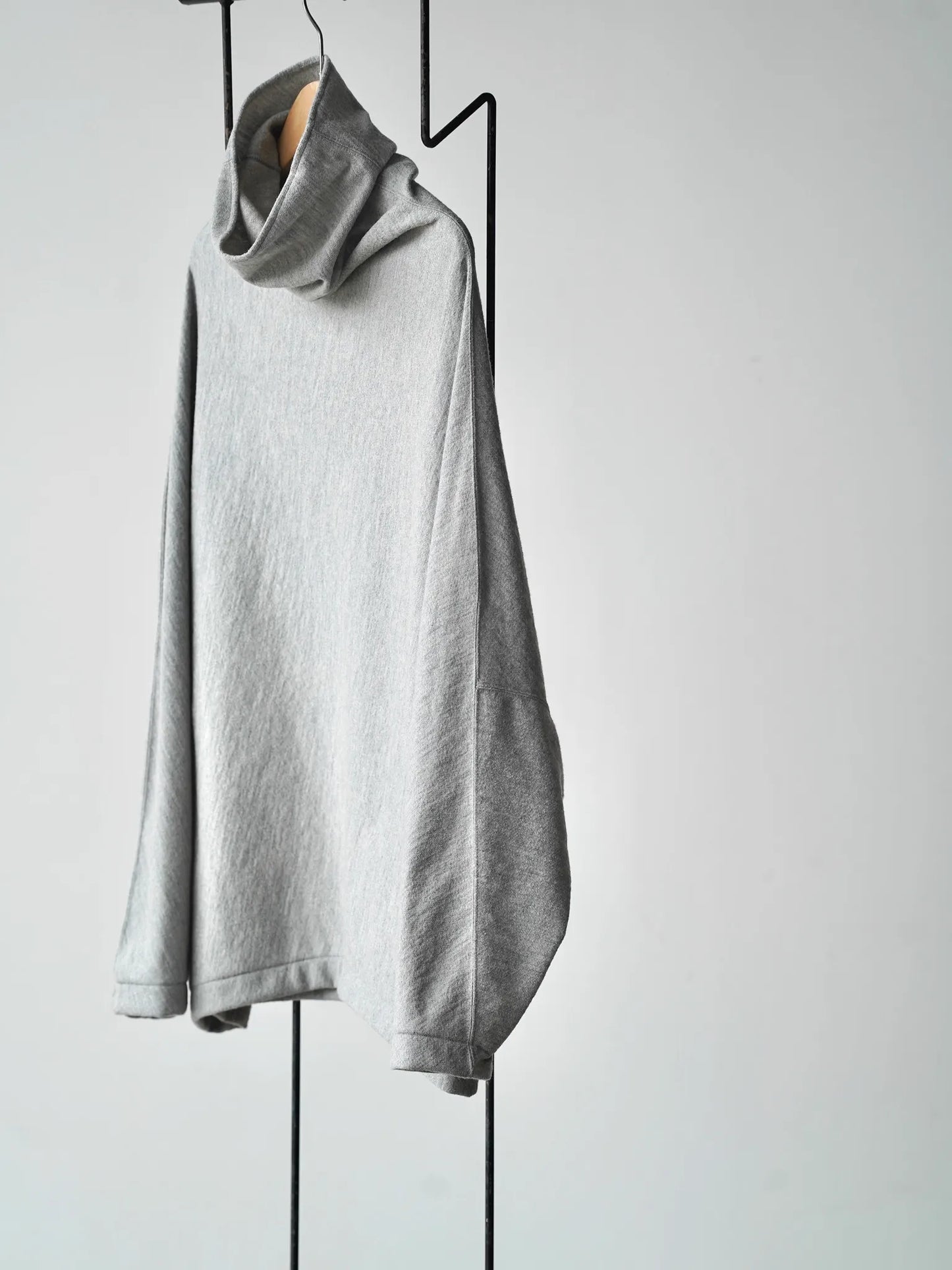 nonnotte | Draping H/N Long-Sleeve pullover Toasted Oatmeal