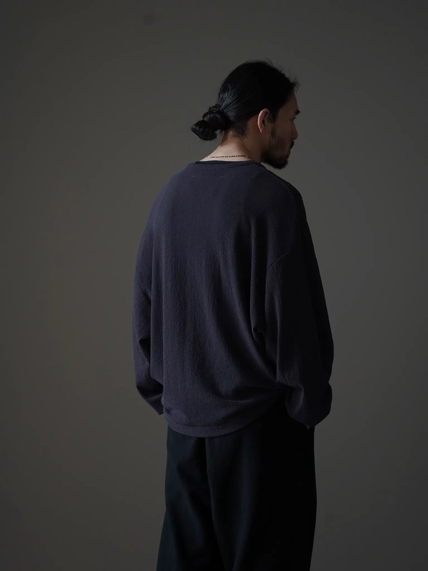 nonnotte-drape-u-pullover-with-cuff-sleeve-inkshade-4