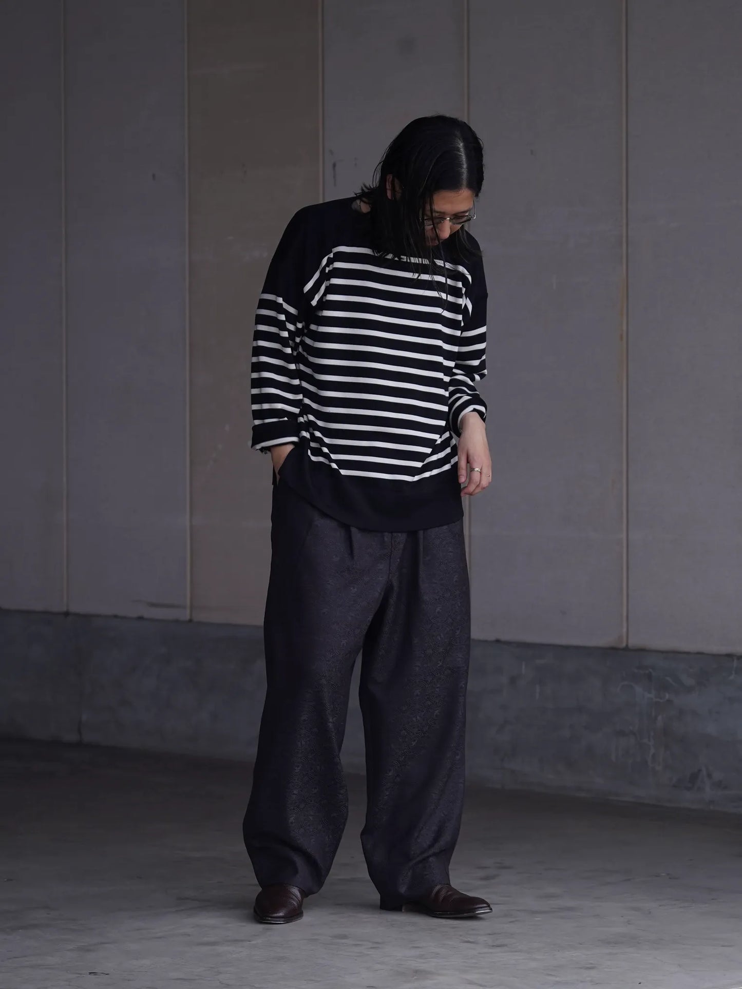 olde-h-daughter-silk-heavy-weight-plain-stitches-knitting-p-o-black-ivory-1