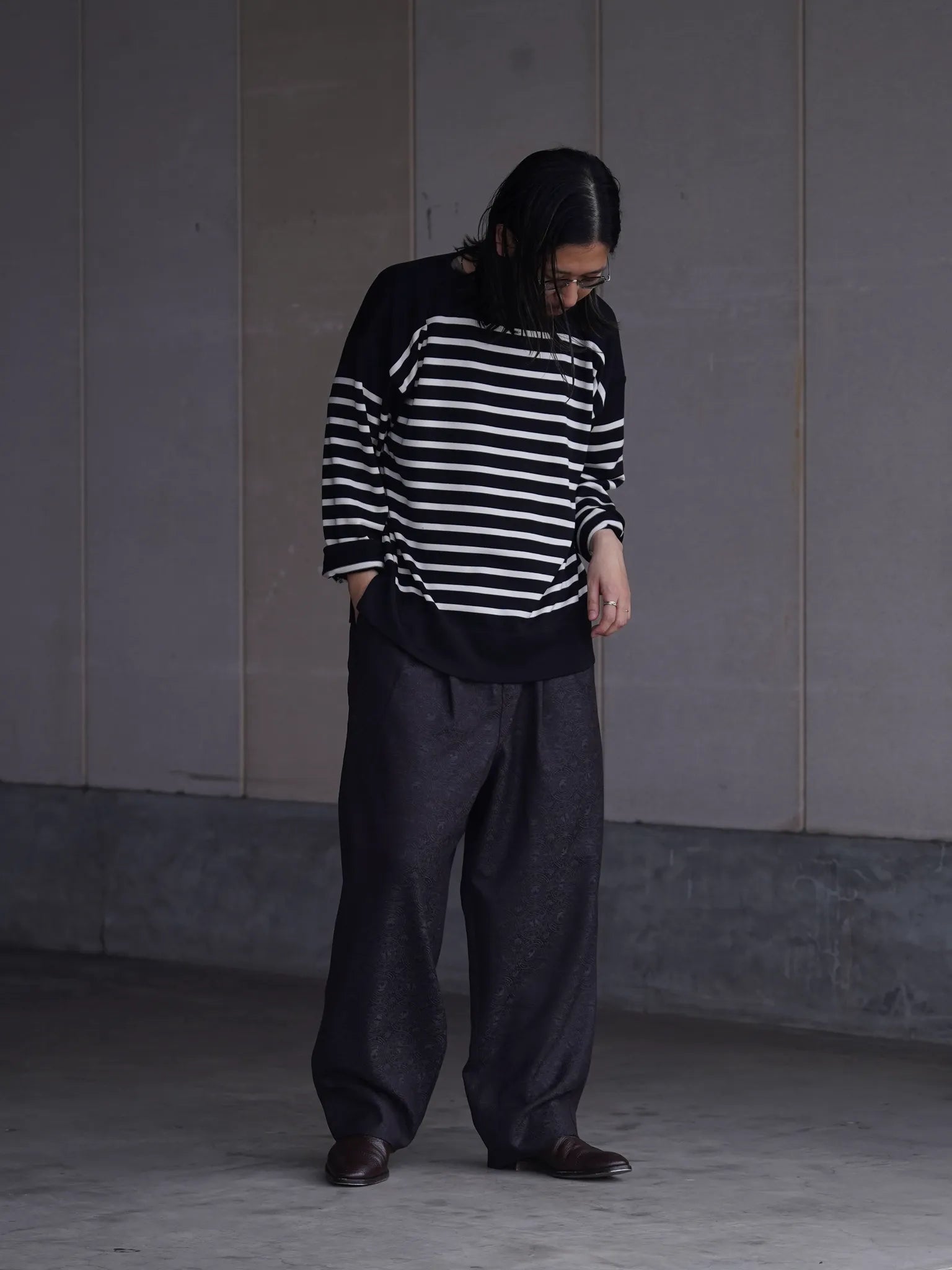 olde-h-daughter-silk-heavy-weight-plain-stitches-knitting-p-o-black-ivory-1