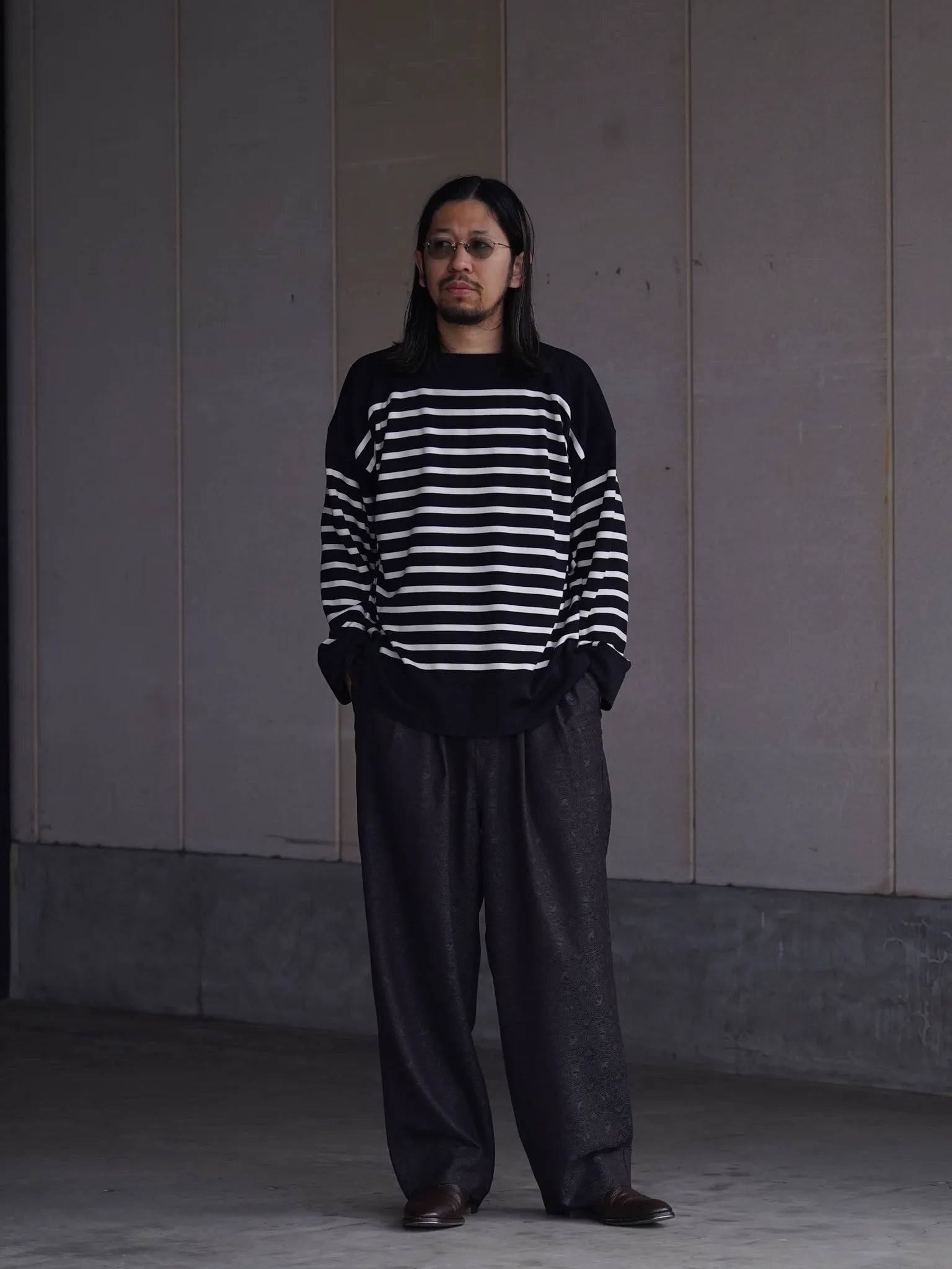 olde-h-daughter-silk-heavy-weight-plain-stitches-knitting-p-o-black-ivory-9