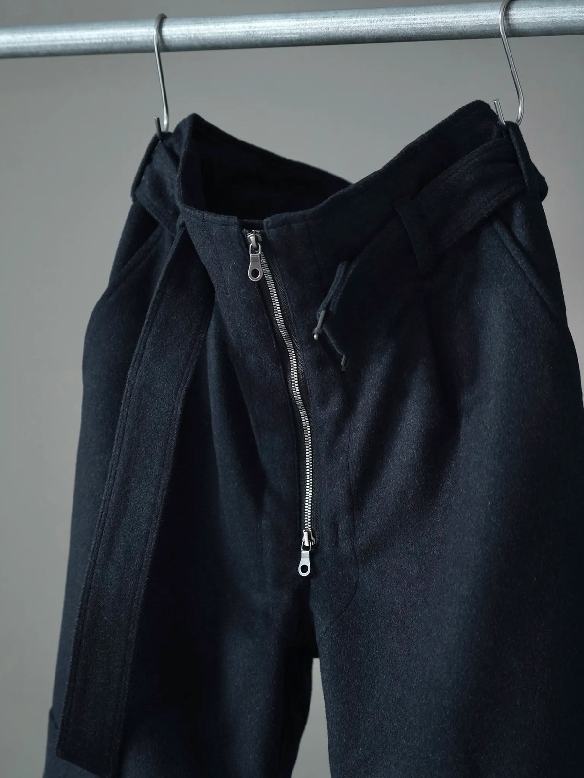 山内 | ウォッシュドウールシャギー・ツナギパンツ black shaggy
